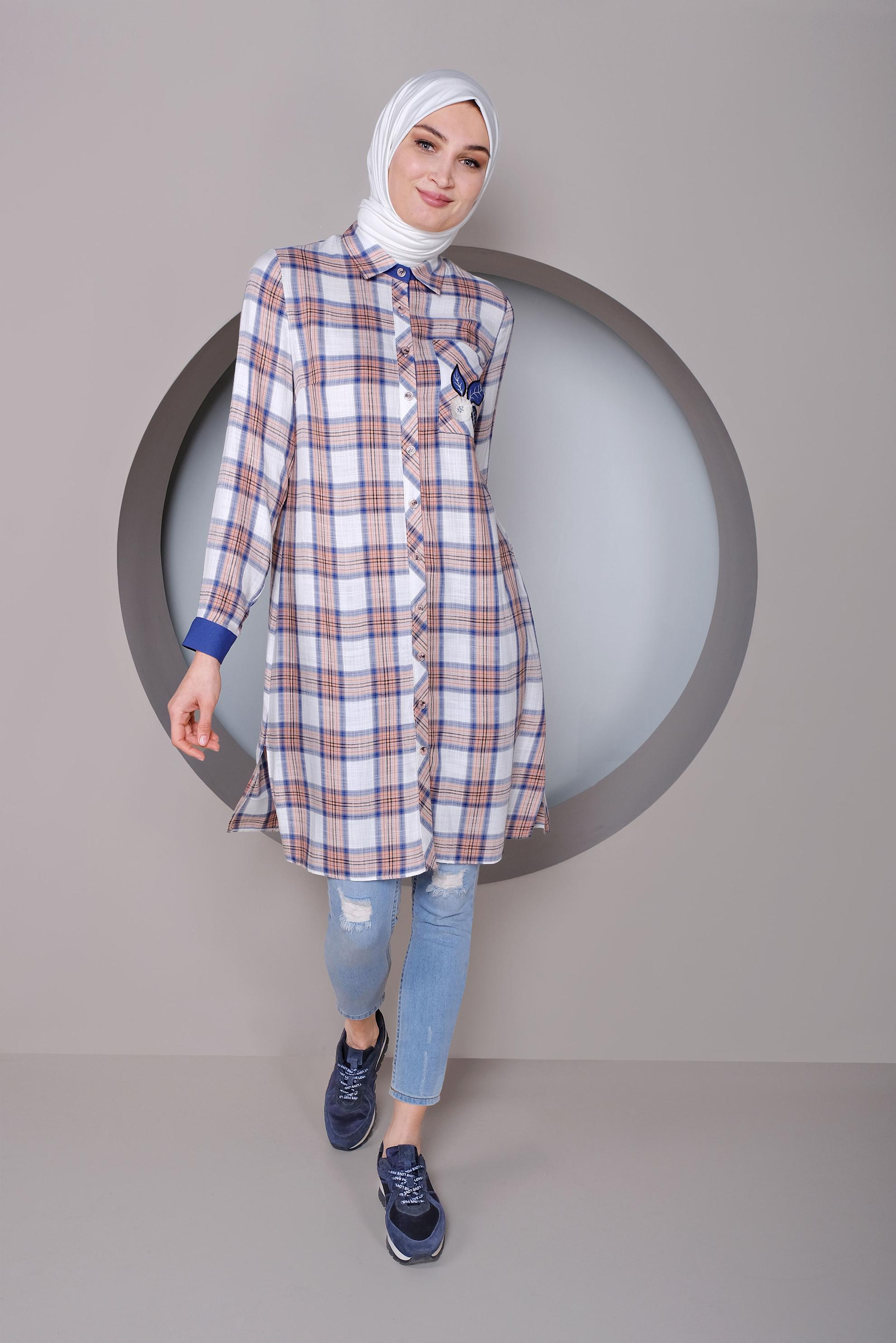 Tesettür giyim MERCAN CEP KISMI NAKIŞ İŞLEMELİ EKOSE TUNİK 41390