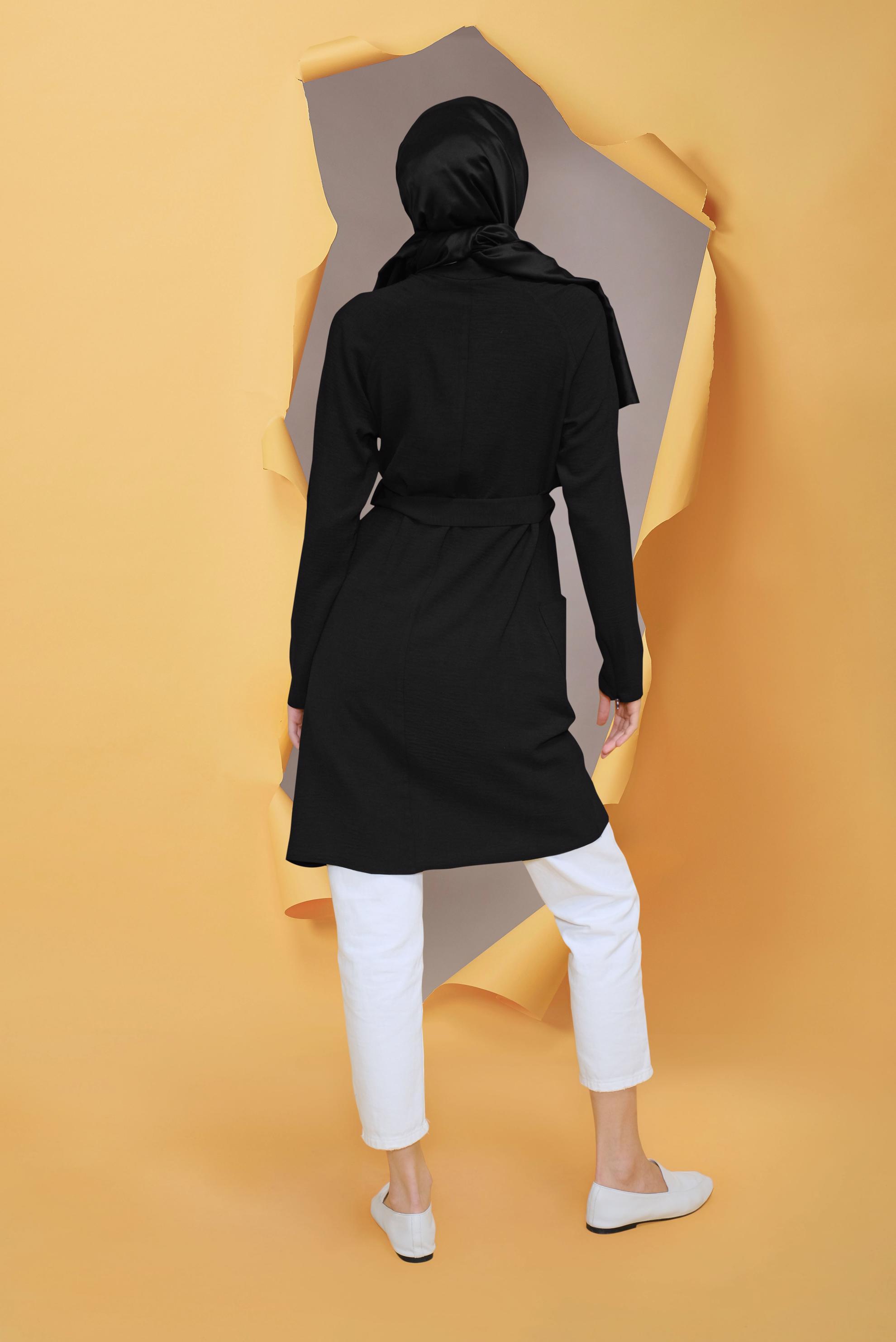 Tesettür giyim SİYAH KOLU DÜĞME DETAYLI CEPLİ KUŞAKLI TUNİK 41398