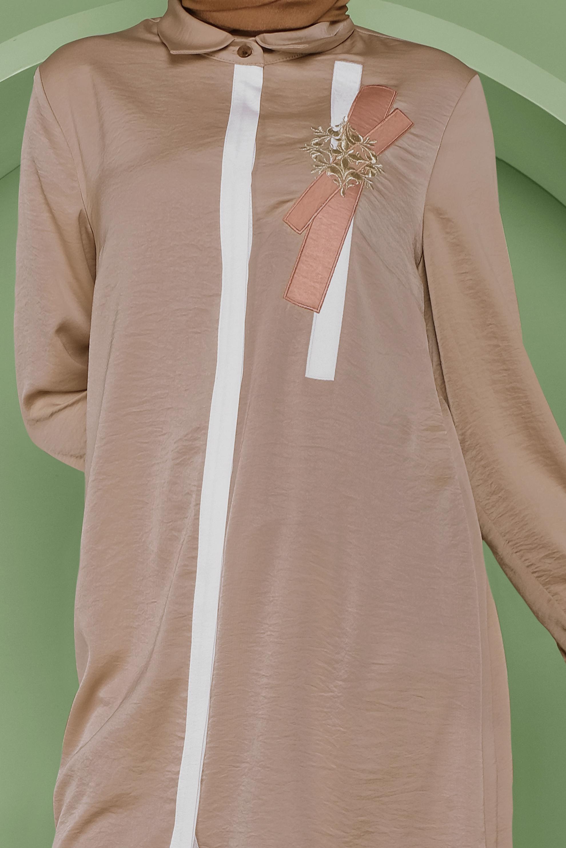 Tesettür giyim BEJ GİZLİ DÜĞMELİ ERKEK YAKA TUNİK 41419