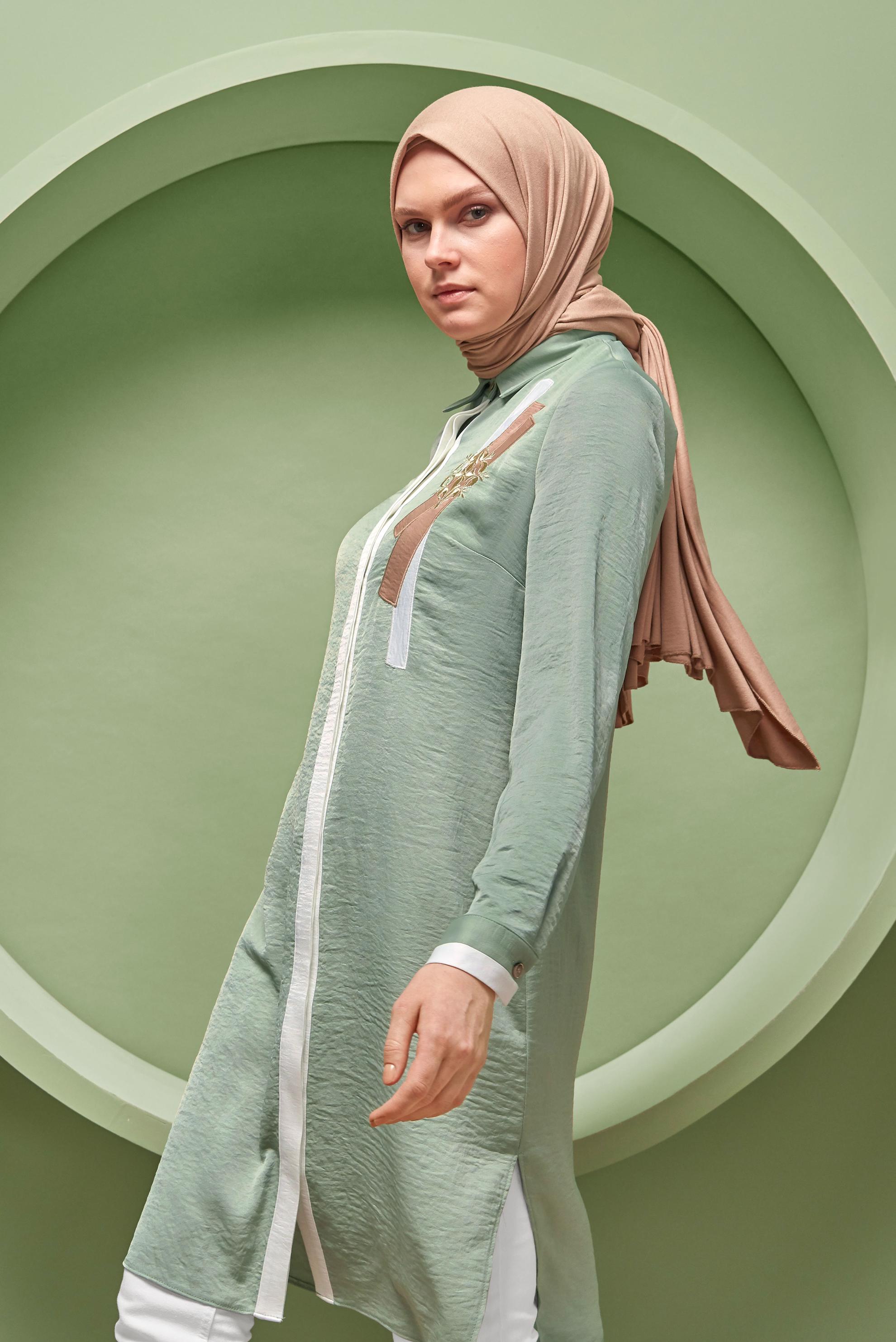 Tesettür giyim YEŞİL GİZLİ DÜĞMELİ ERKEK YAKA TUNİK 41419