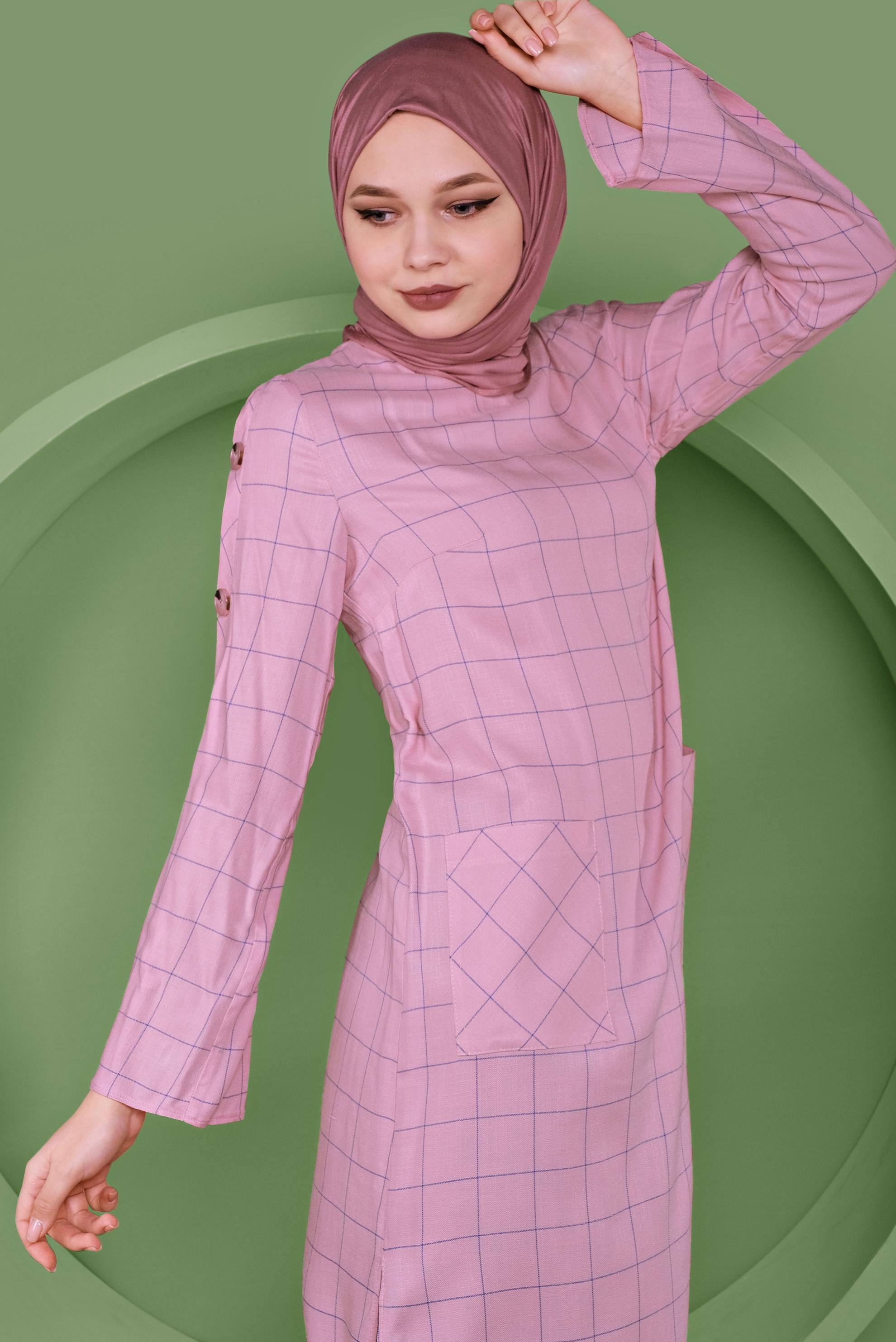 Tesettür giyim PEMBE KOL KISMI DÜĞME DETAYLI KARELİ TUNİK 41442