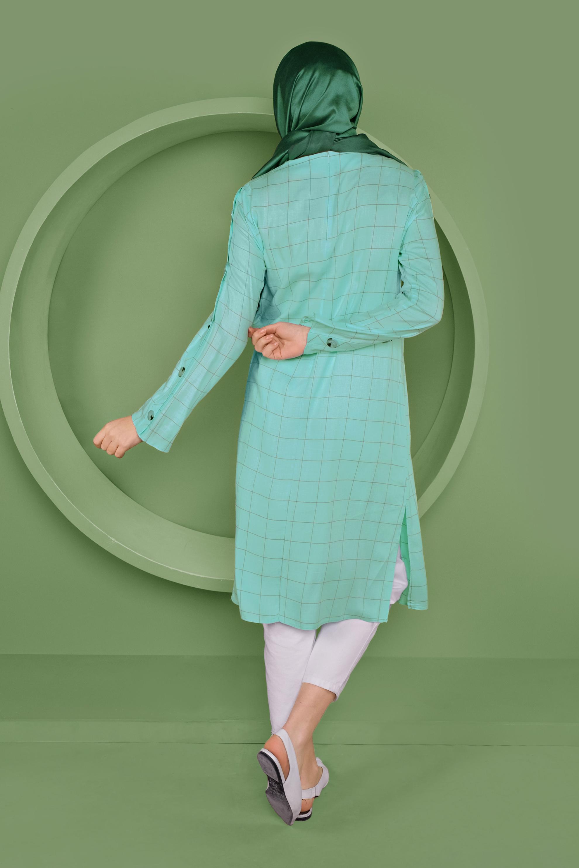 Tesettür giyim MAVİ KOL KISMI DÜĞME DETAYLI KARELİ TUNİK 41442