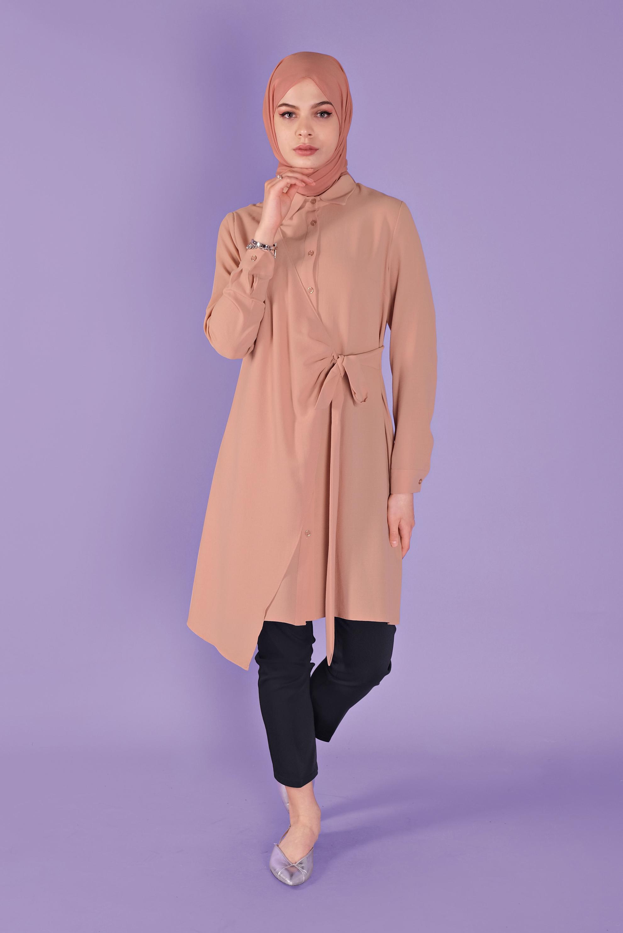 Tesettür giyim PUDRA YANDAN PARÇA BAĞLAMALI DÜĞMELİ TUNİK 41462
