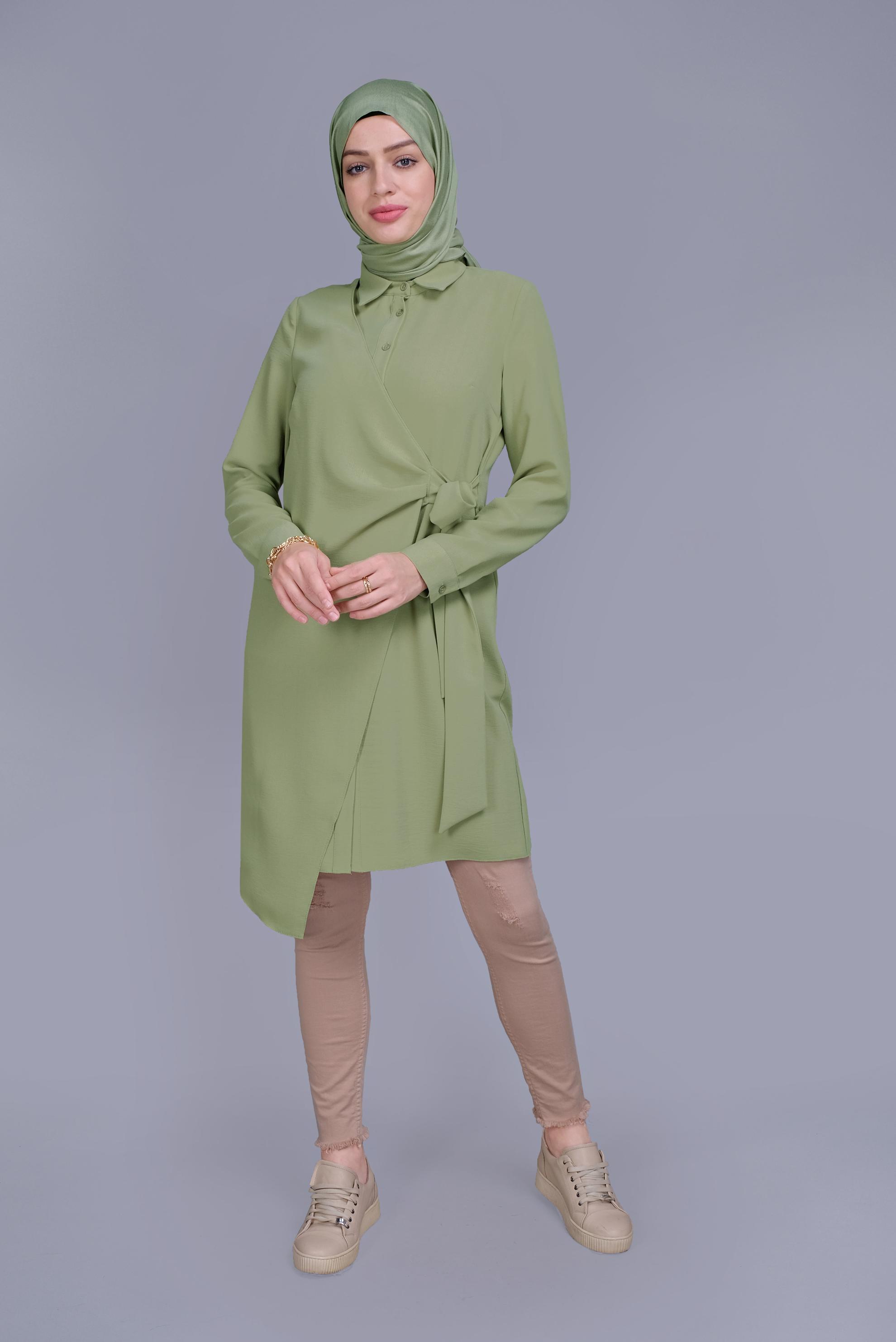 Tesettür giyim YEŞİL YANDAN PARÇA BAĞLAMALI DÜĞMELİ TUNİK 41462