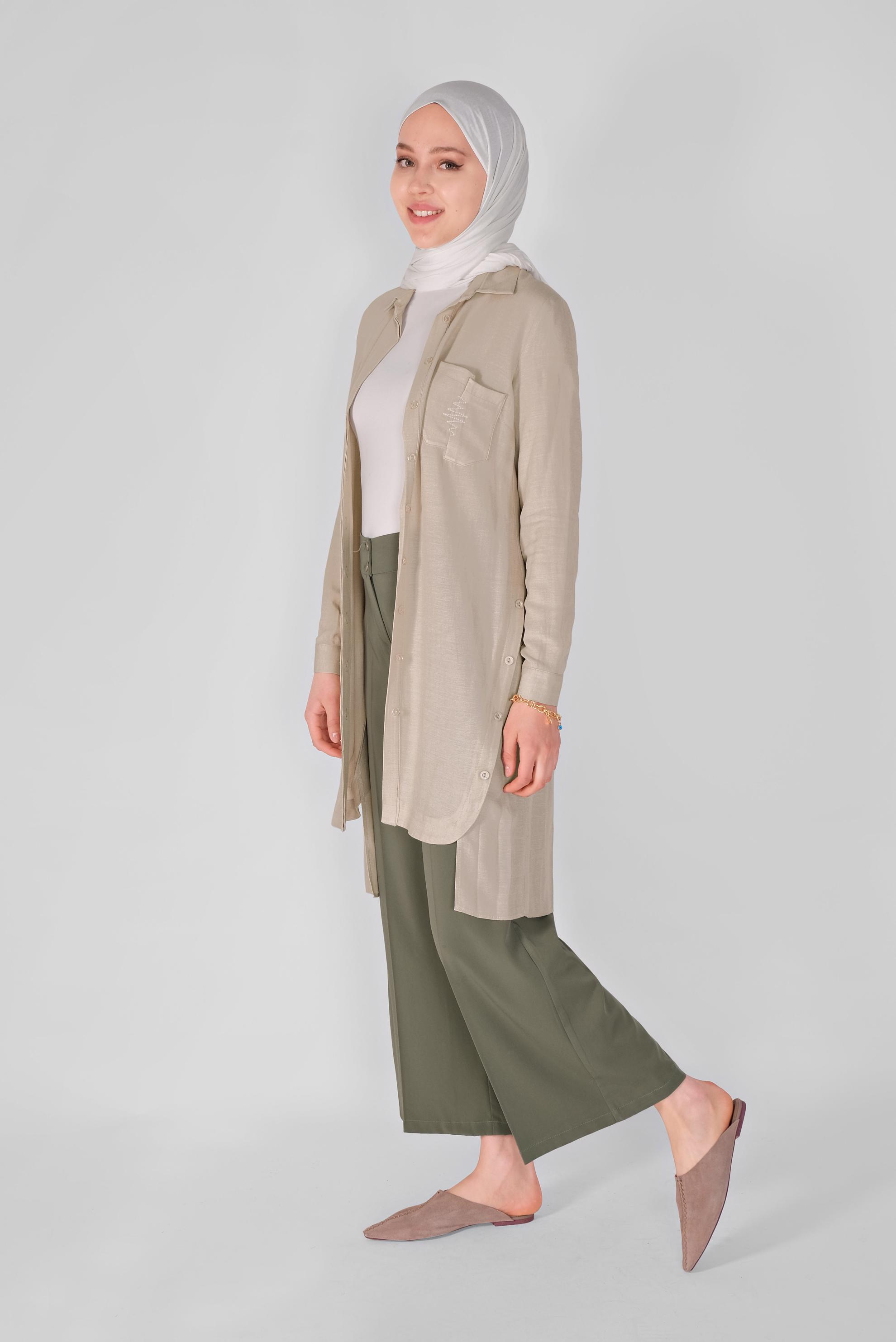 Tesettür giyim BEJ NAKIŞ VE DÜĞME DETAYLI TUNİK 41465