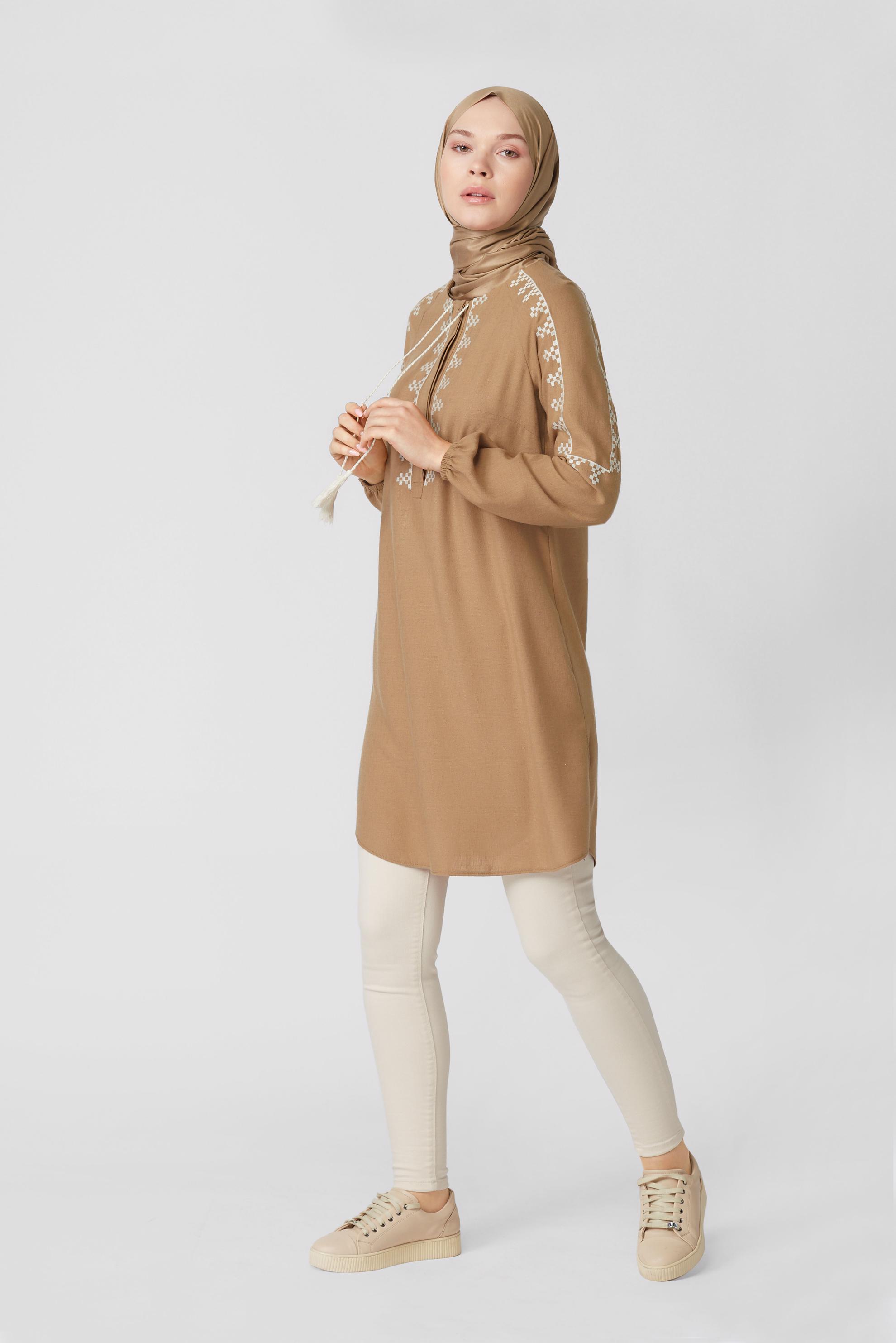 Tesettür giyim KAHVE NAKIŞLI BAĞCIKLI TUNİK 41484 