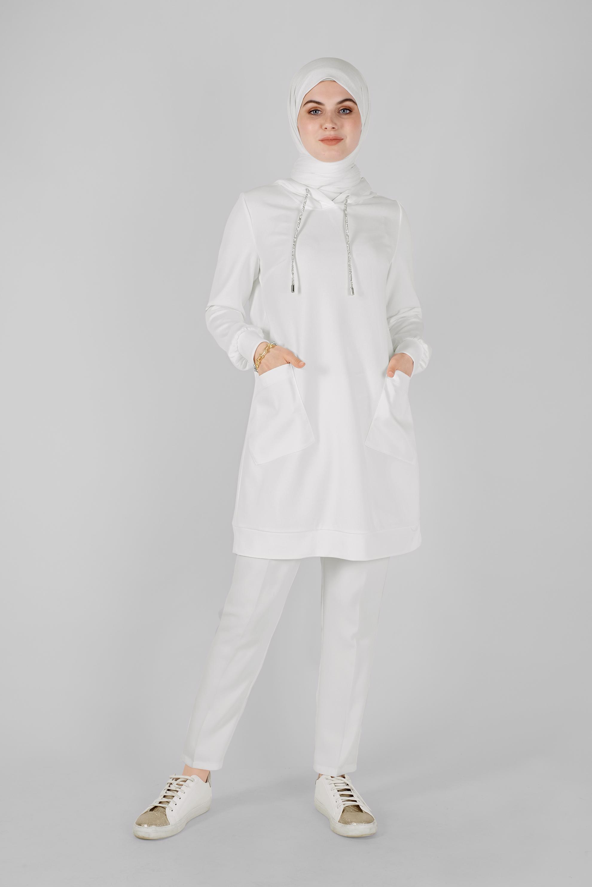 Tesettür giyim BEYAZ TAŞ BAĞCIKLI SATEN KOMBİNLİ ÖRME TUNİK 41486 