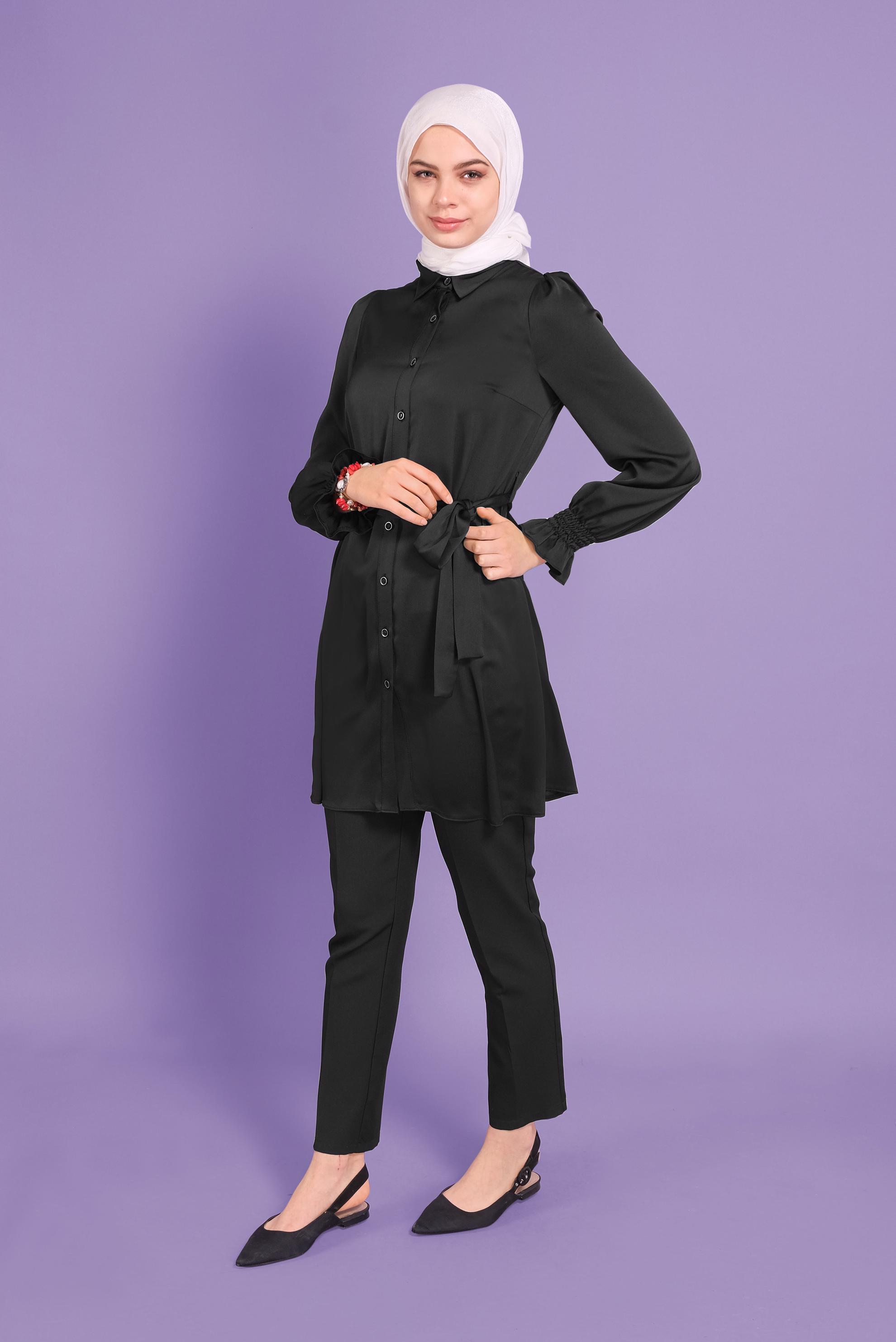 Tesettür giyim SİYAH BELDEN KUŞAKLI SATEN TUNİK 41488 