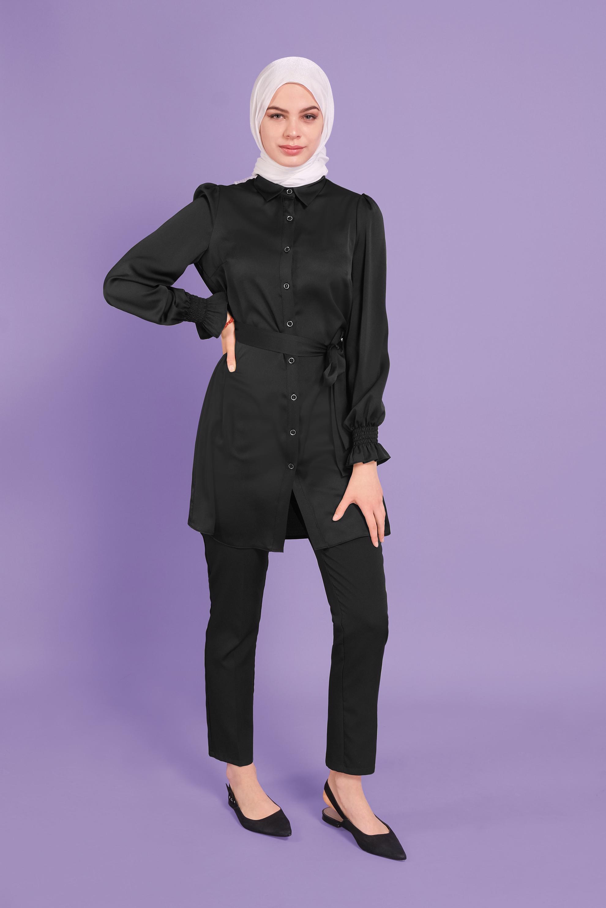 Tesettür giyim SİYAH BELDEN KUŞAKLI SATEN TUNİK 41488 