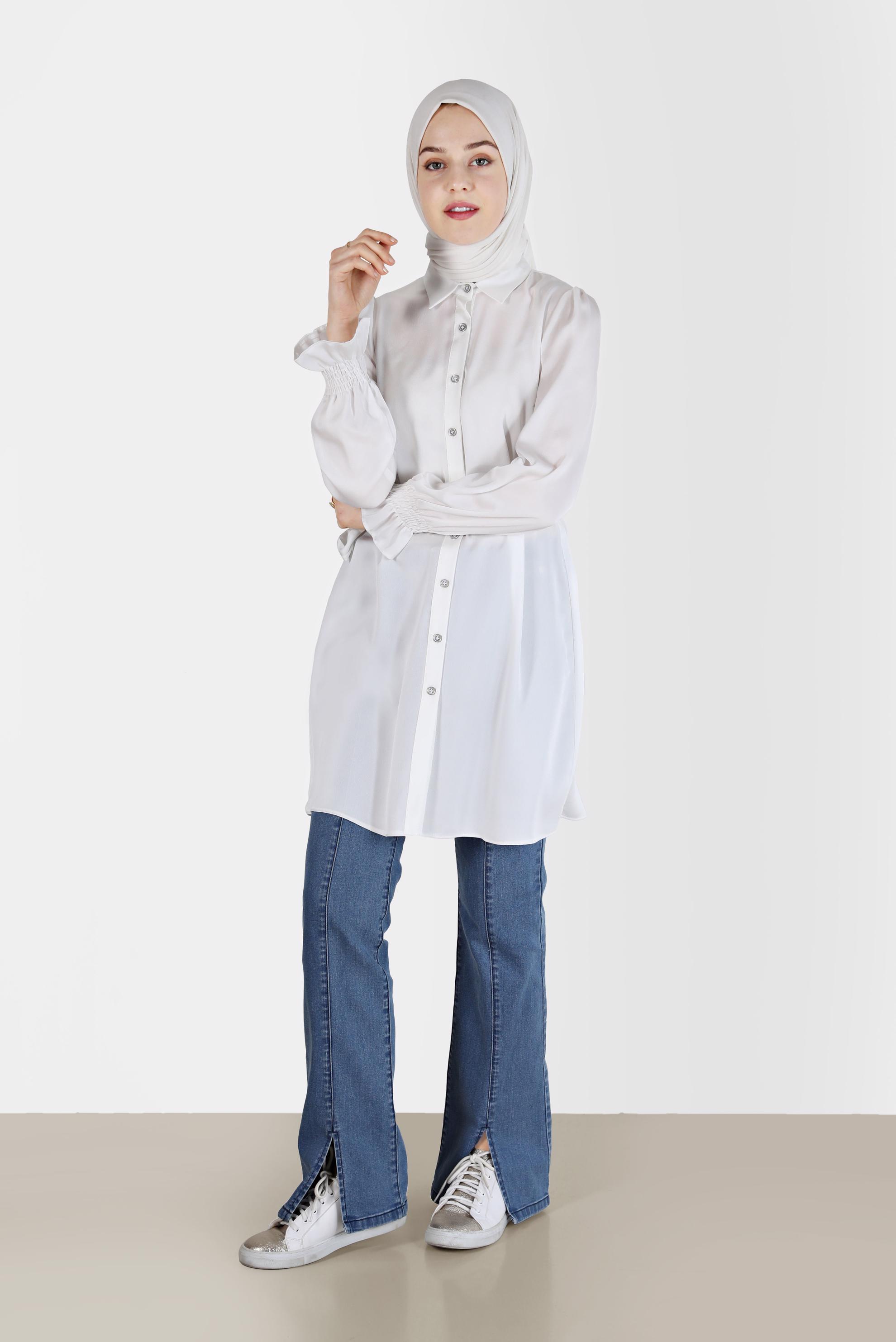 Tesettür giyim BEYAZ BELDEN KUŞAKLI SATEN TUNİK 41488 