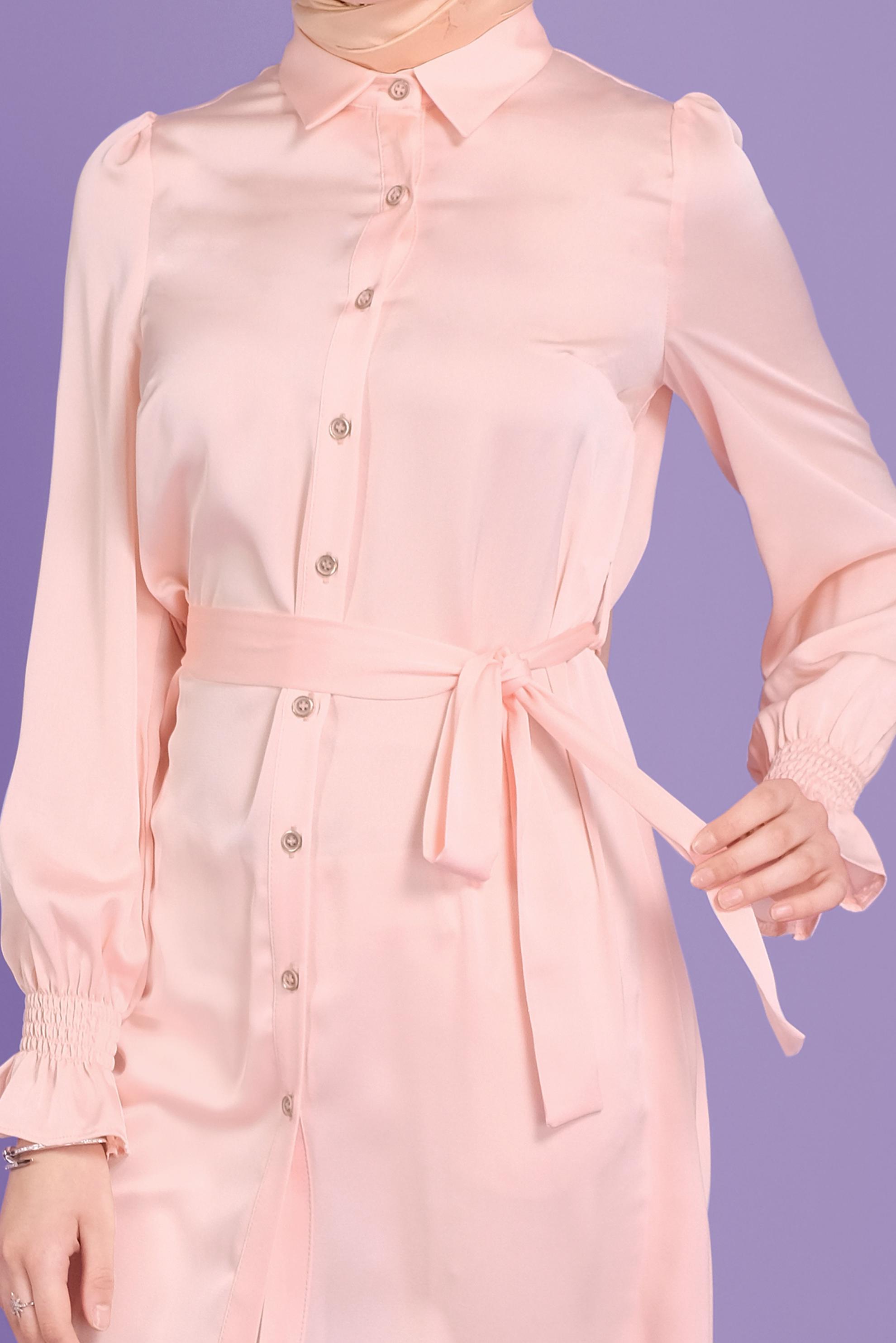 Tesettür giyim PUDRA BELDEN KUŞAKLI SATEN TUNİK 41488 