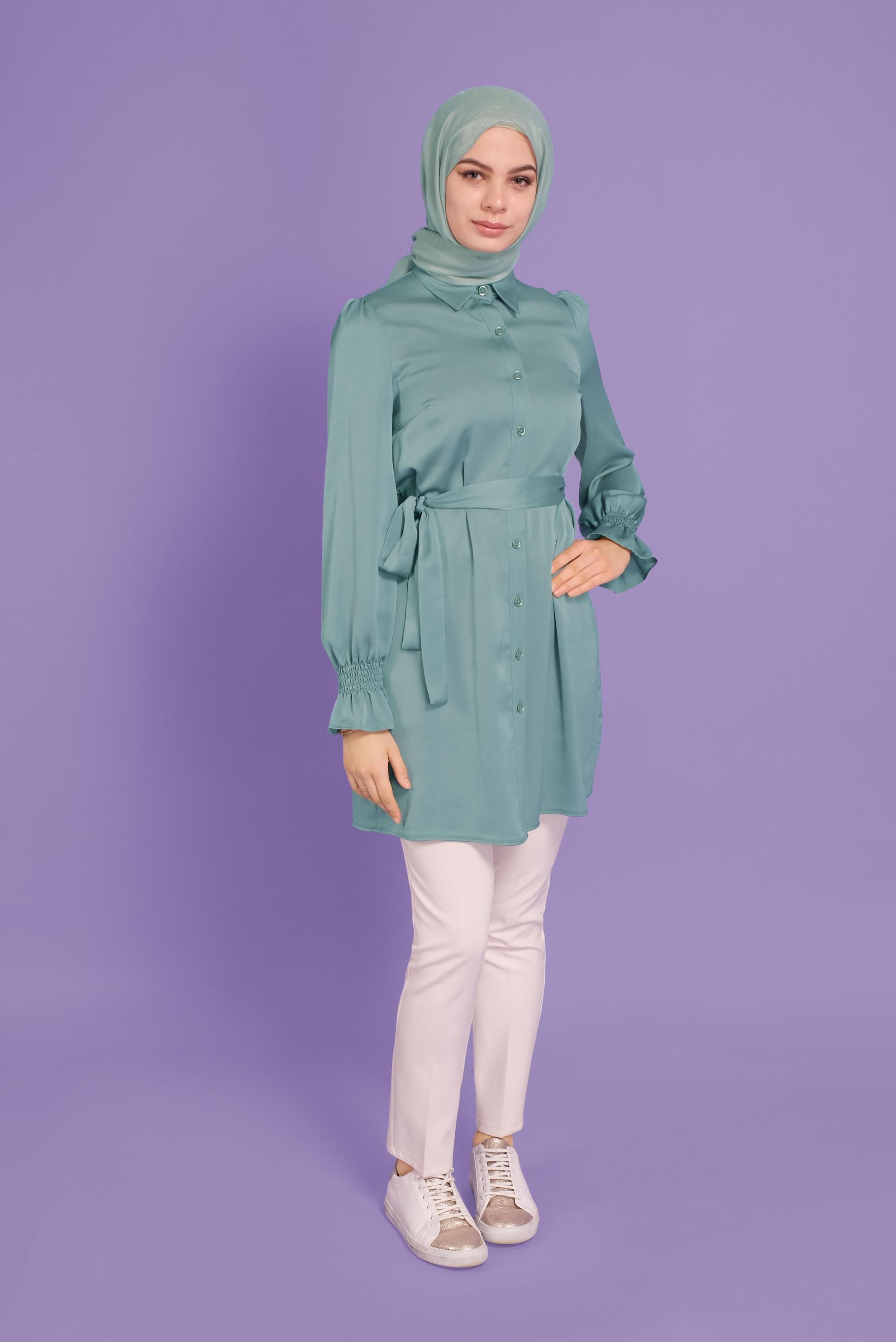 Tesettür giyim YEŞİL BELDEN KUŞAKLI SATEN TUNİK 41488 