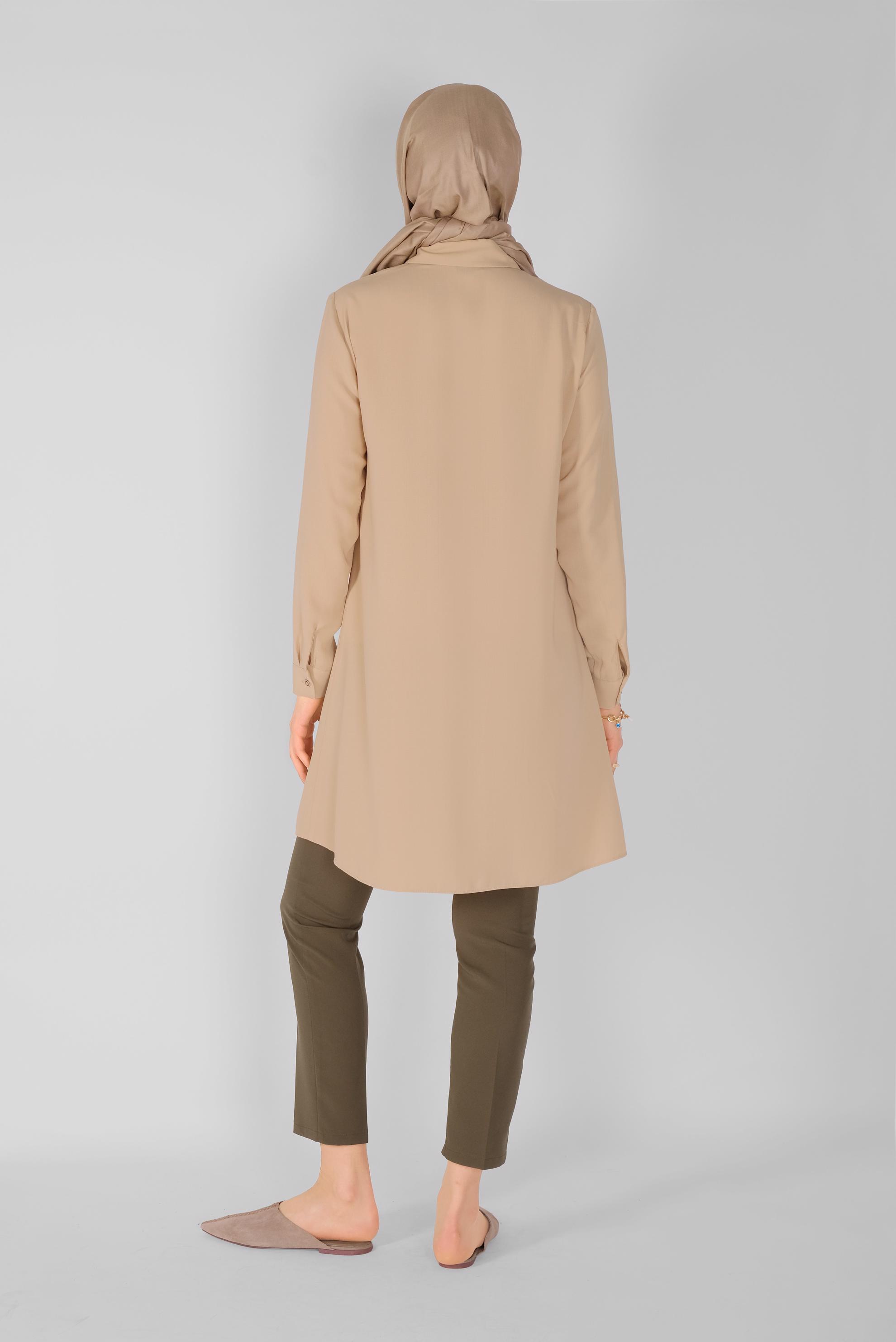 Tesettür giyim BEJ ÇİÇEK İŞLEMELİ DÜĞMELİ TUNİK 41493 