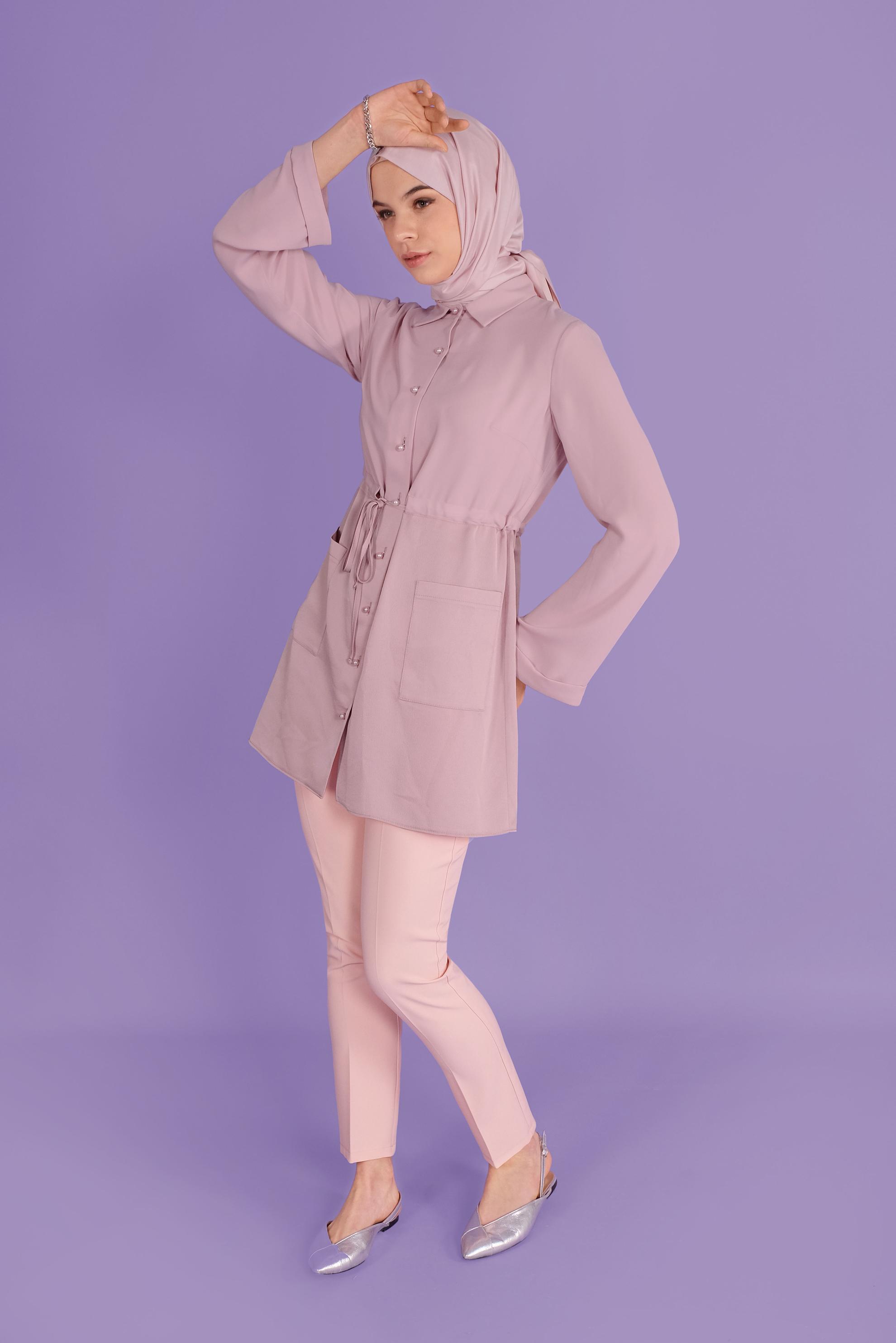 Tesettür giyim PUDRA BELDEN BÜZGÜLÜ CEPLİ TUNİK 41496 