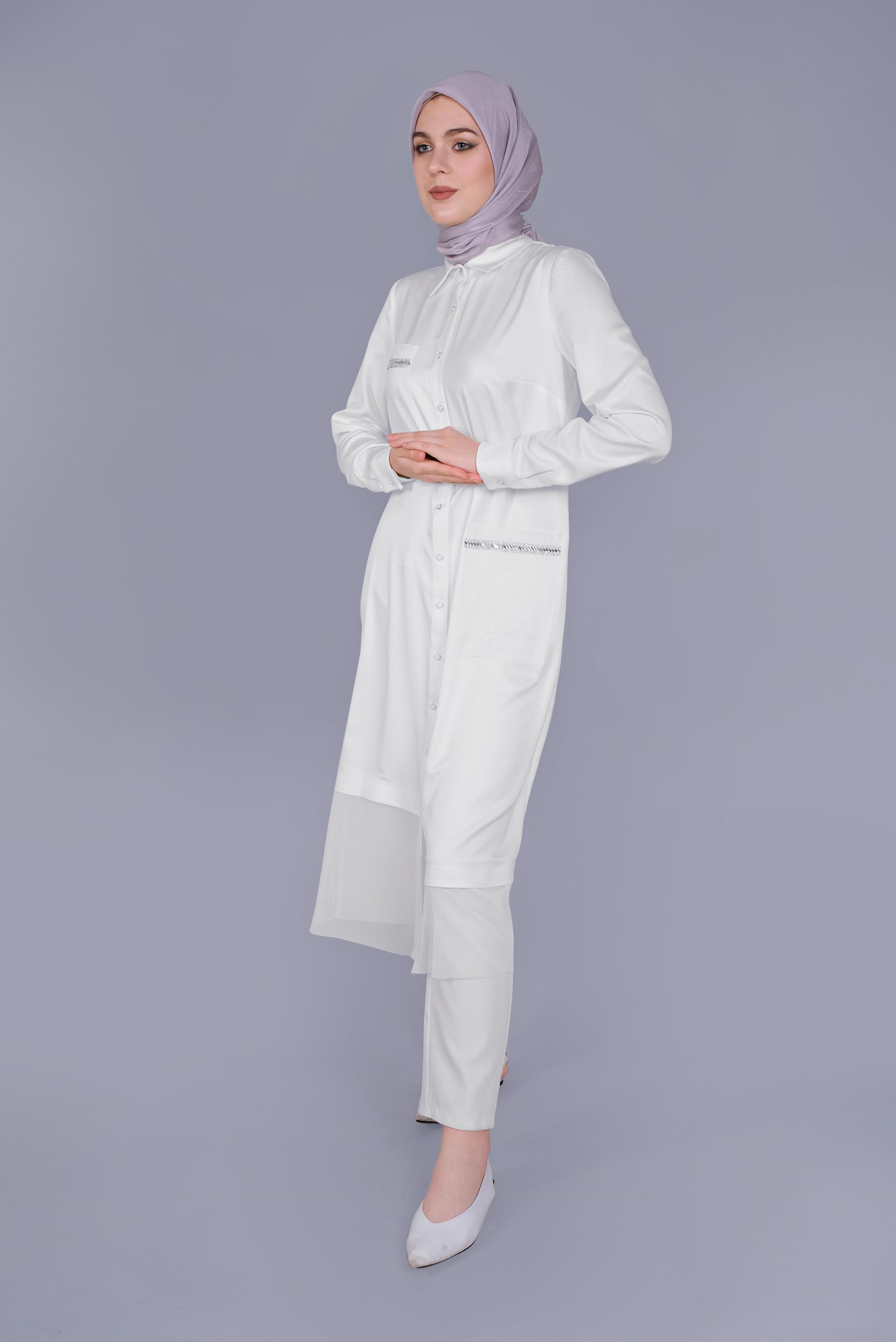 Tesettür giyim BEYAZ BOYDAN DÜĞMELİ SATEN TUNİK  41497 