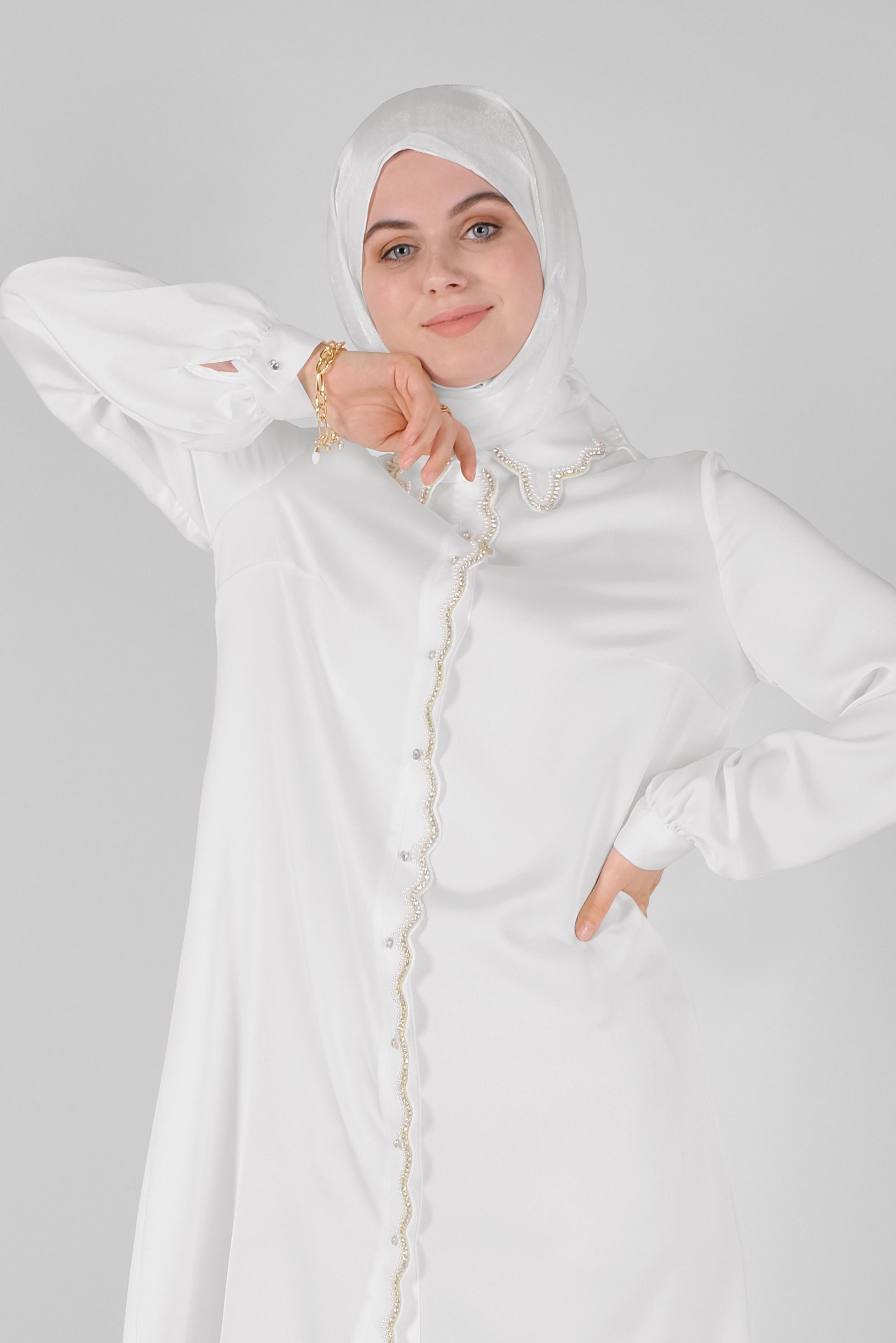 Tesettür giyim BEYAZ BONCUKLU TAŞLI SATEN TUNİK 41499 