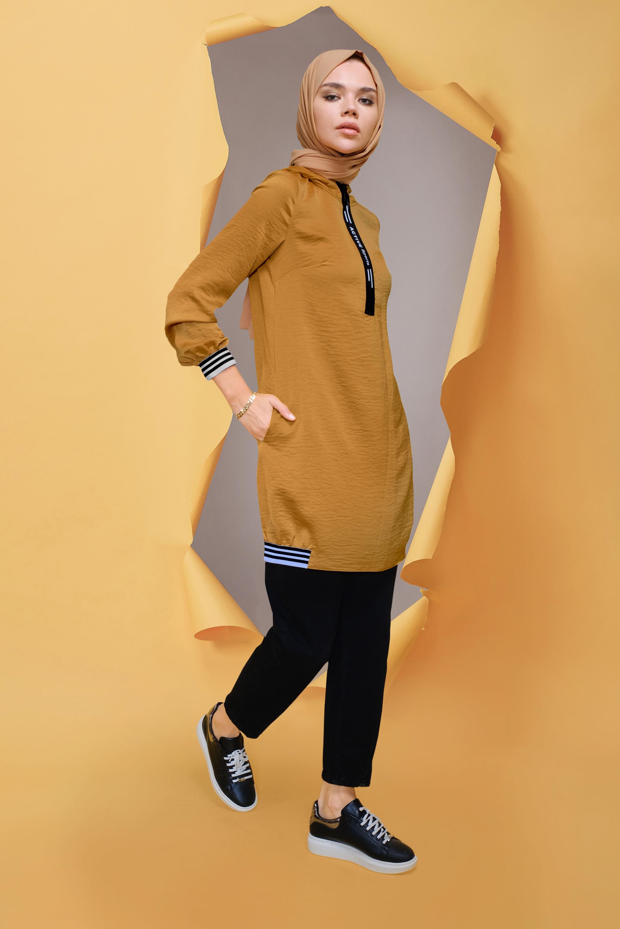 Tesettür giyim SARI KAPÜŞONLU SATEN AEROBİN TUNİK 41507 