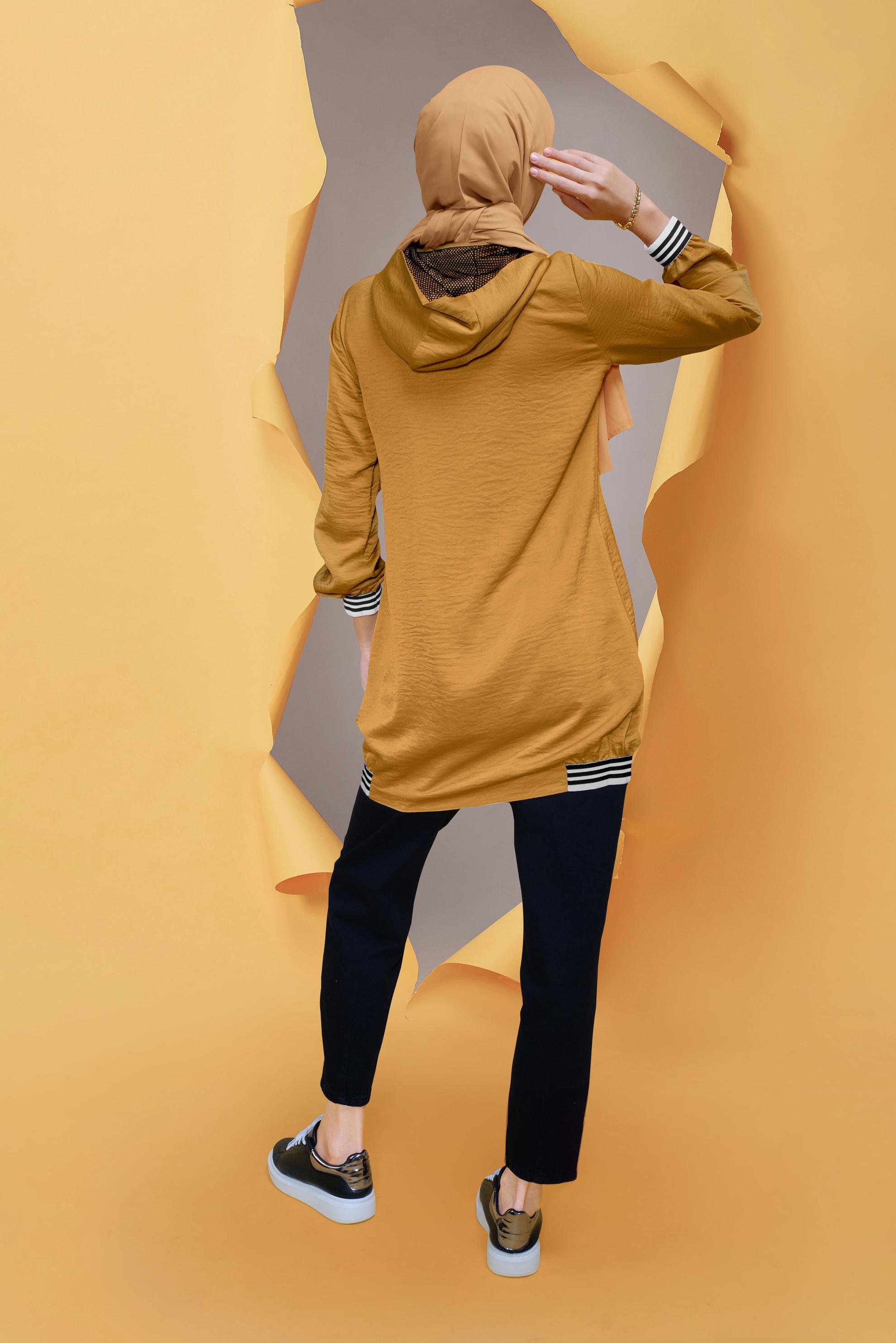 Tesettür giyim SARI KAPÜŞONLU SATEN AEROBİN TUNİK 41507 