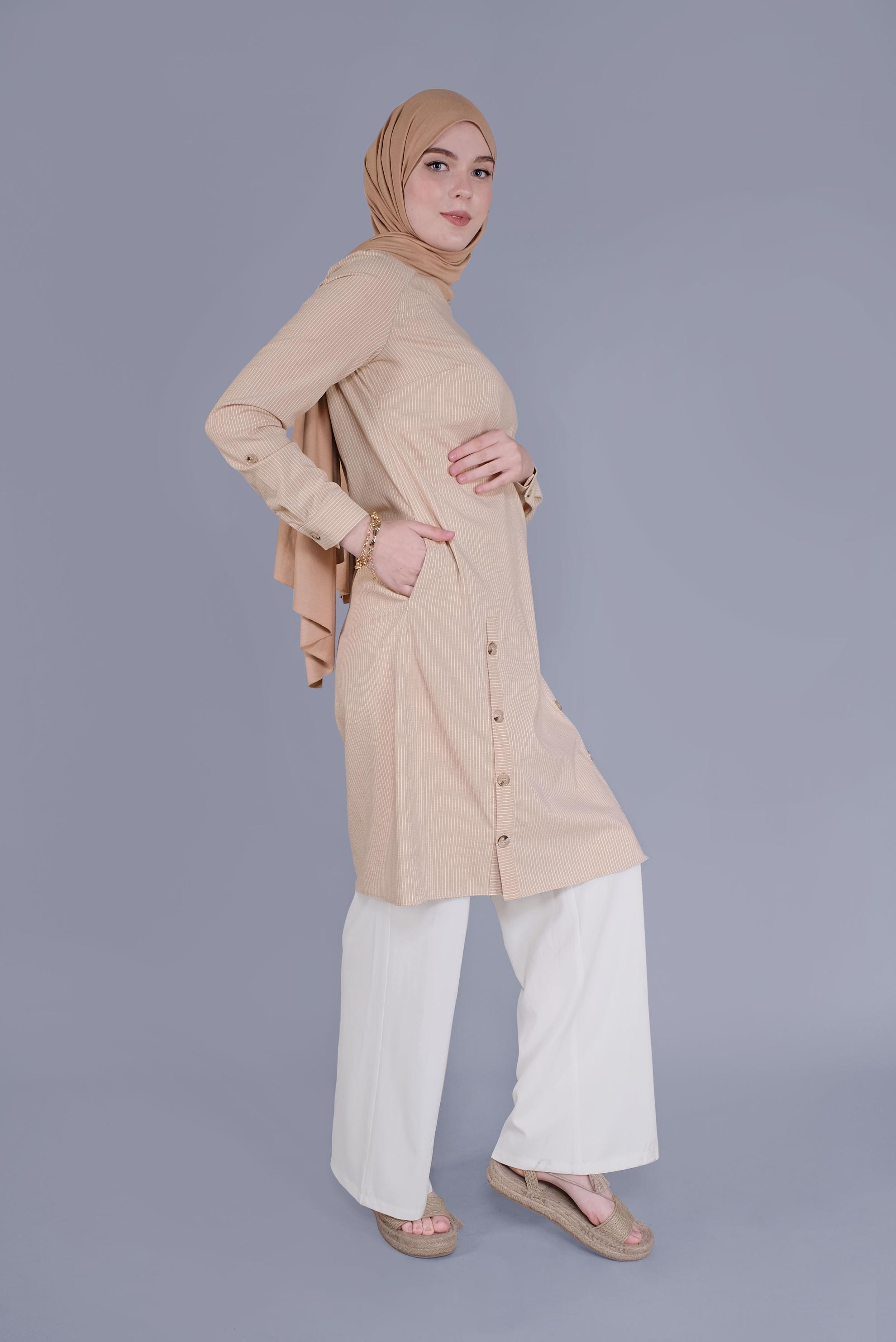 Tesettür giyim BEJ DÜĞME DETAYLI CEPLİ TUNİK 41508