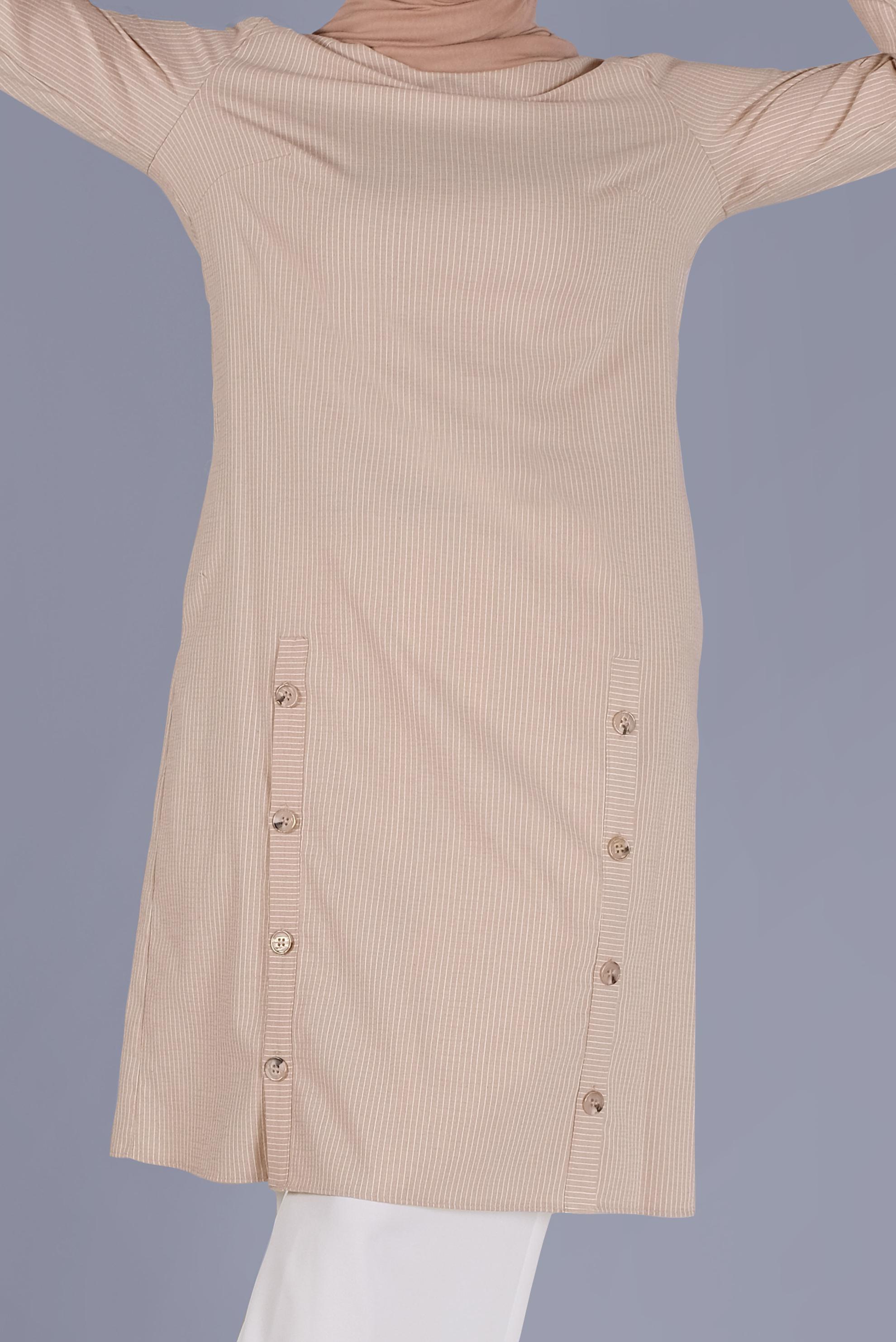 Tesettür giyim BEJ DÜĞME DETAYLI CEPLİ TUNİK 41508