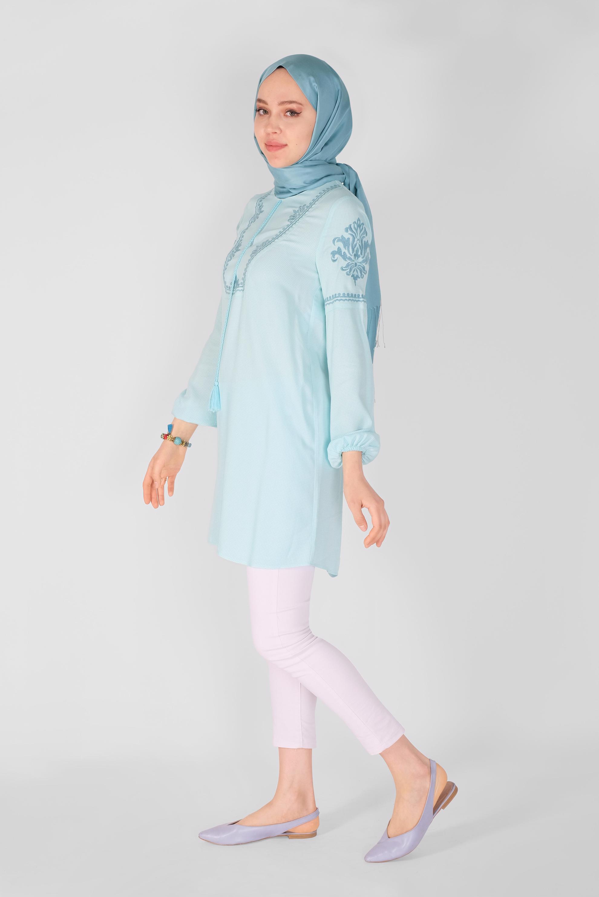 Tesettür giyim MAVİ NAKIŞLI TUNİK 41526 