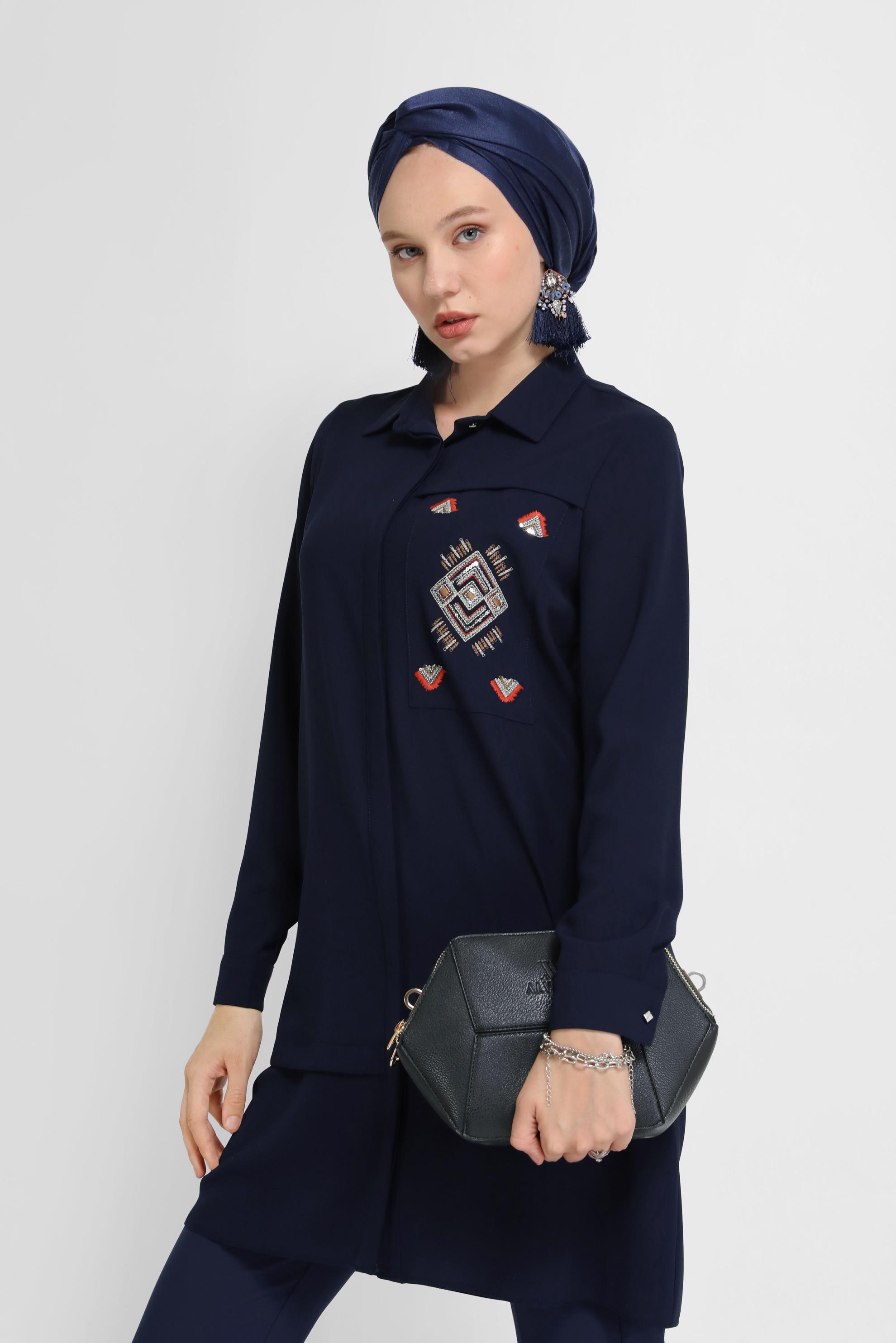 Tesettür giyim LACİVERT NAKIŞLI PULLU TUNİK 41529 