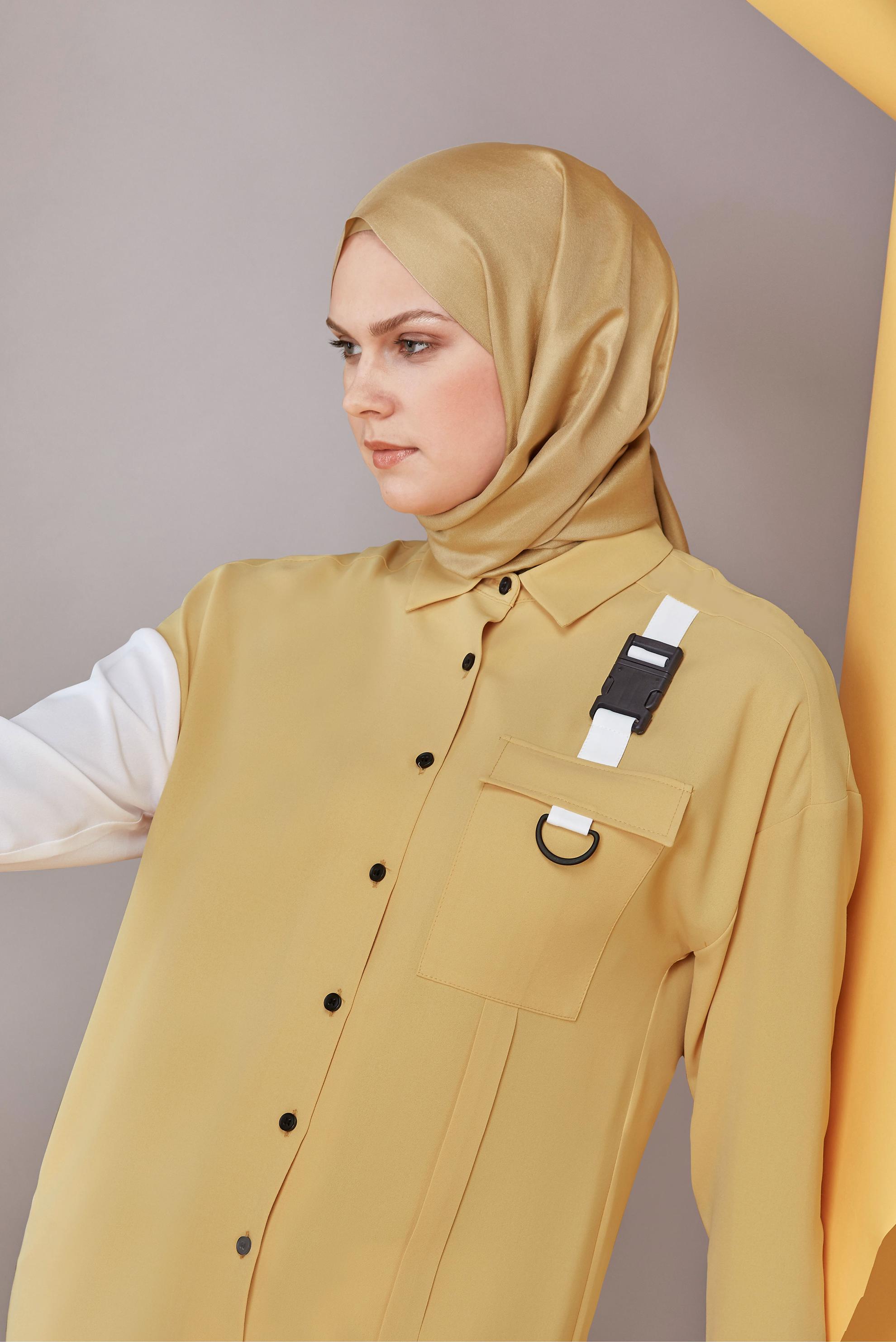 Tesettür giyim SARI TOKA DETAYLI DÜĞMELİ TUNİK 41541