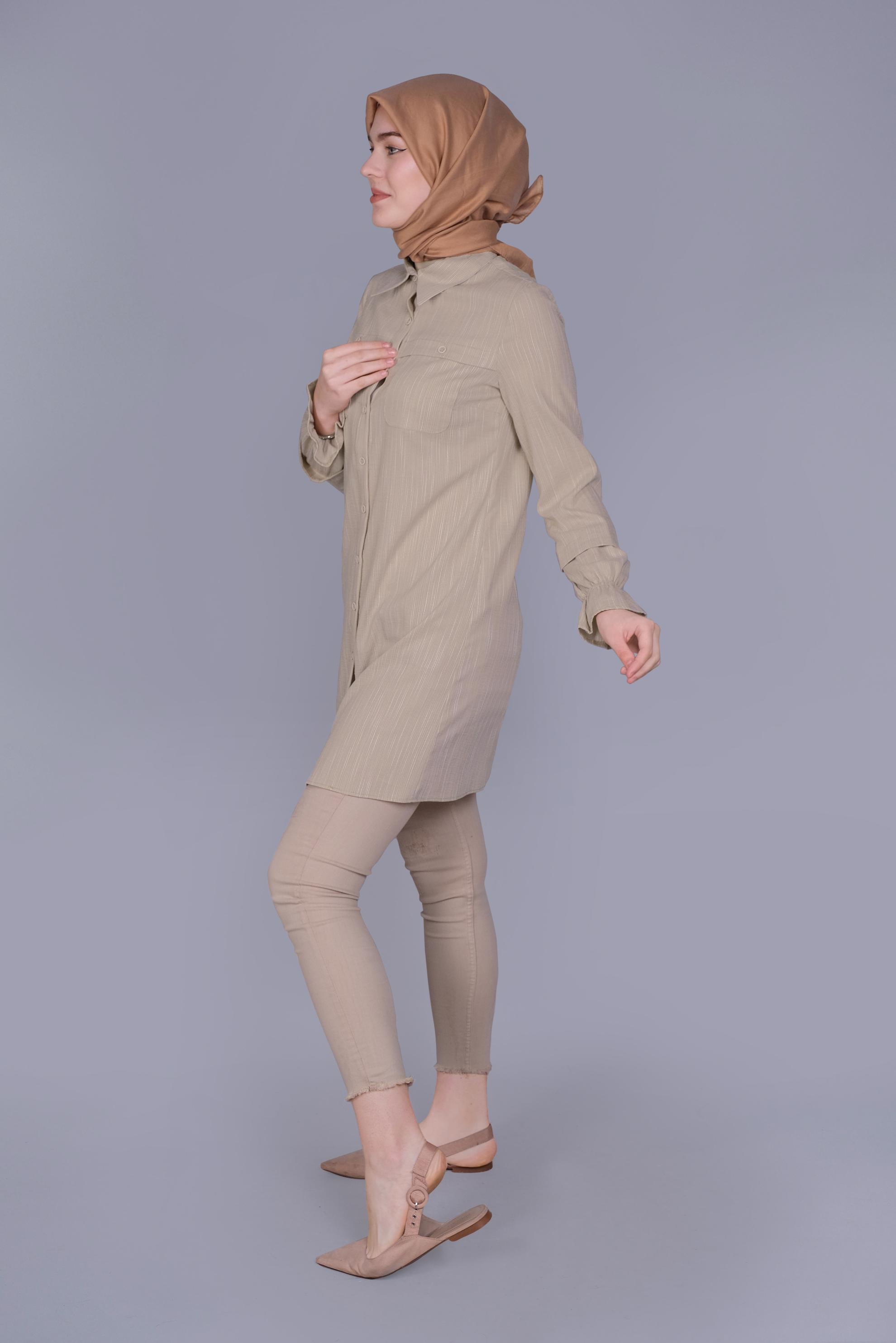 Tesettür giyim BEJ MANŞETLERİ LASTİKLİ BOYDAN DÜĞMELİ TUNİK 41578 