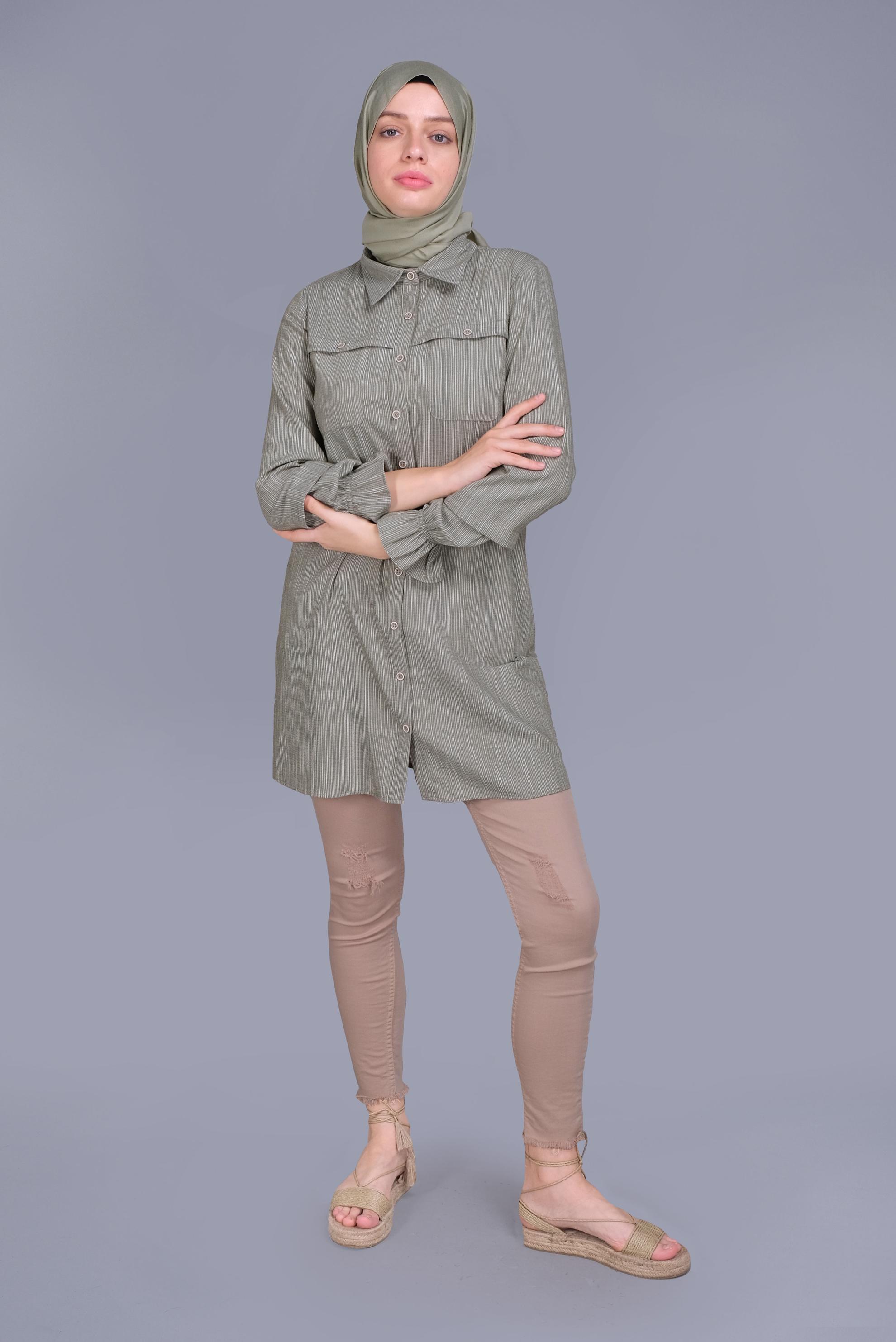 Tesettür giyim HAKİ MANŞETLERİ LASTİKLİ BOYDAN DÜĞMELİ TUNİK 41578 