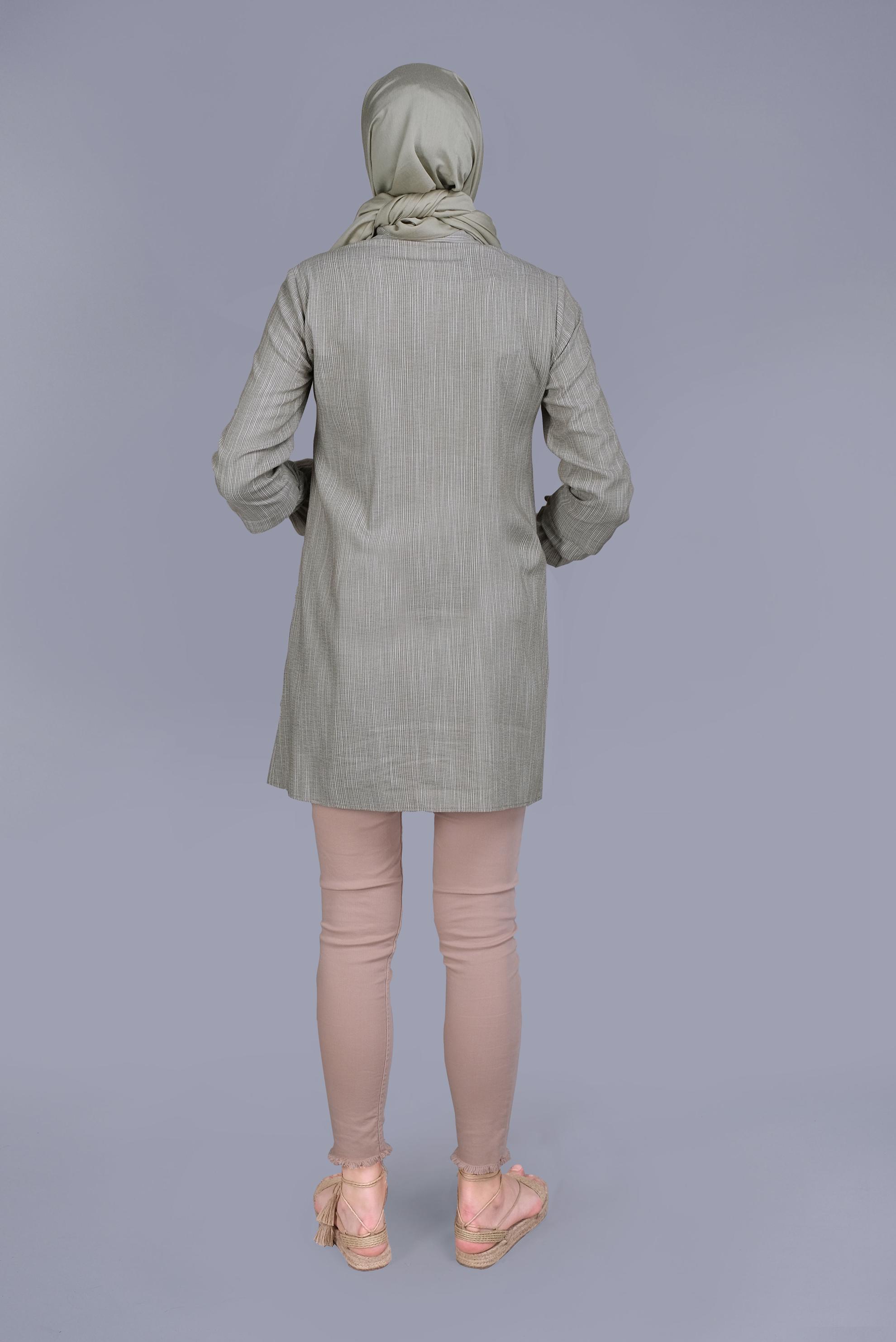 Tesettür giyim HAKİ MANŞETLERİ LASTİKLİ BOYDAN DÜĞMELİ TUNİK 41578 