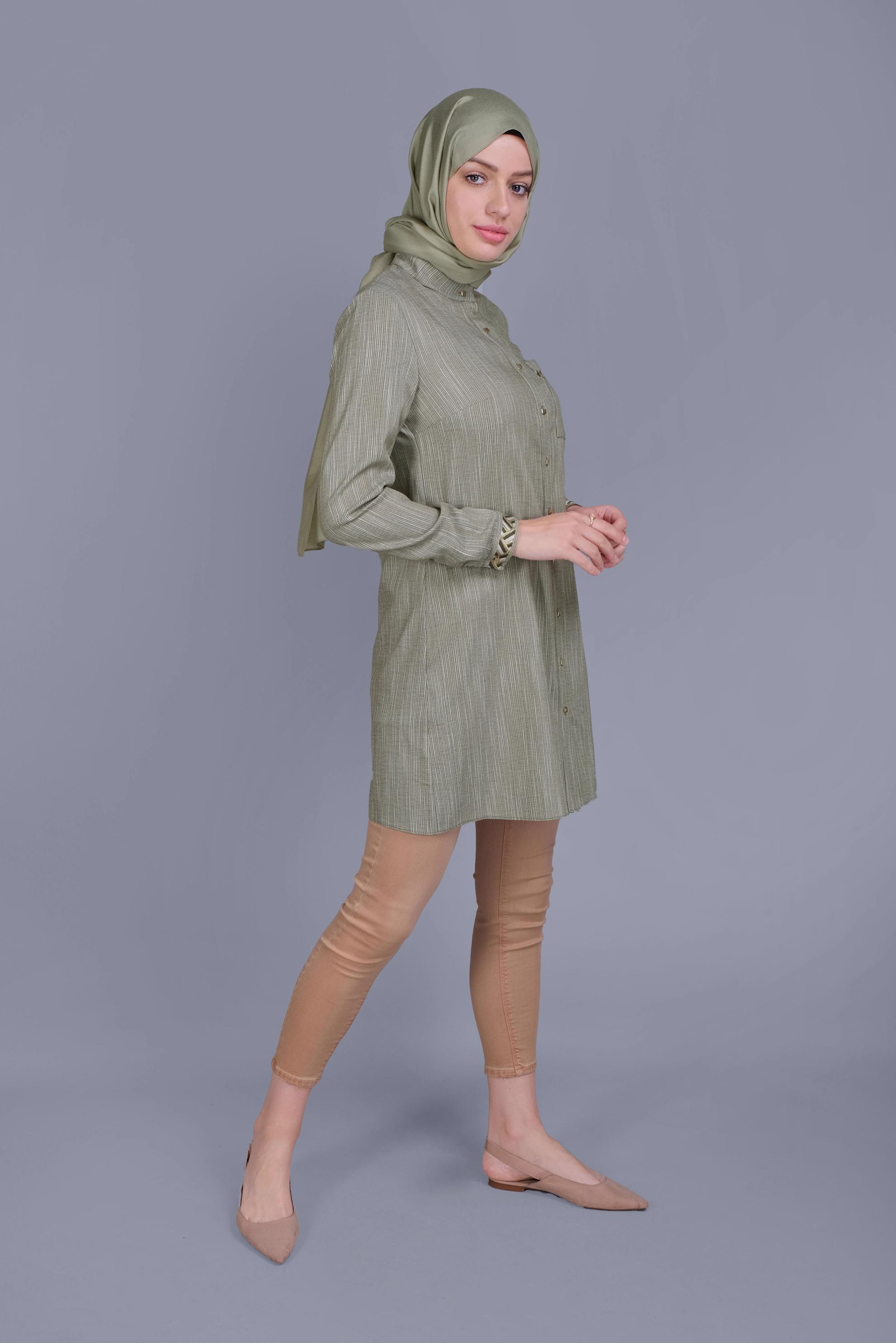 Tesettür giyim HAKİ PAMUKLU KIRÇILLI DESENLİ TUNİK 41581 