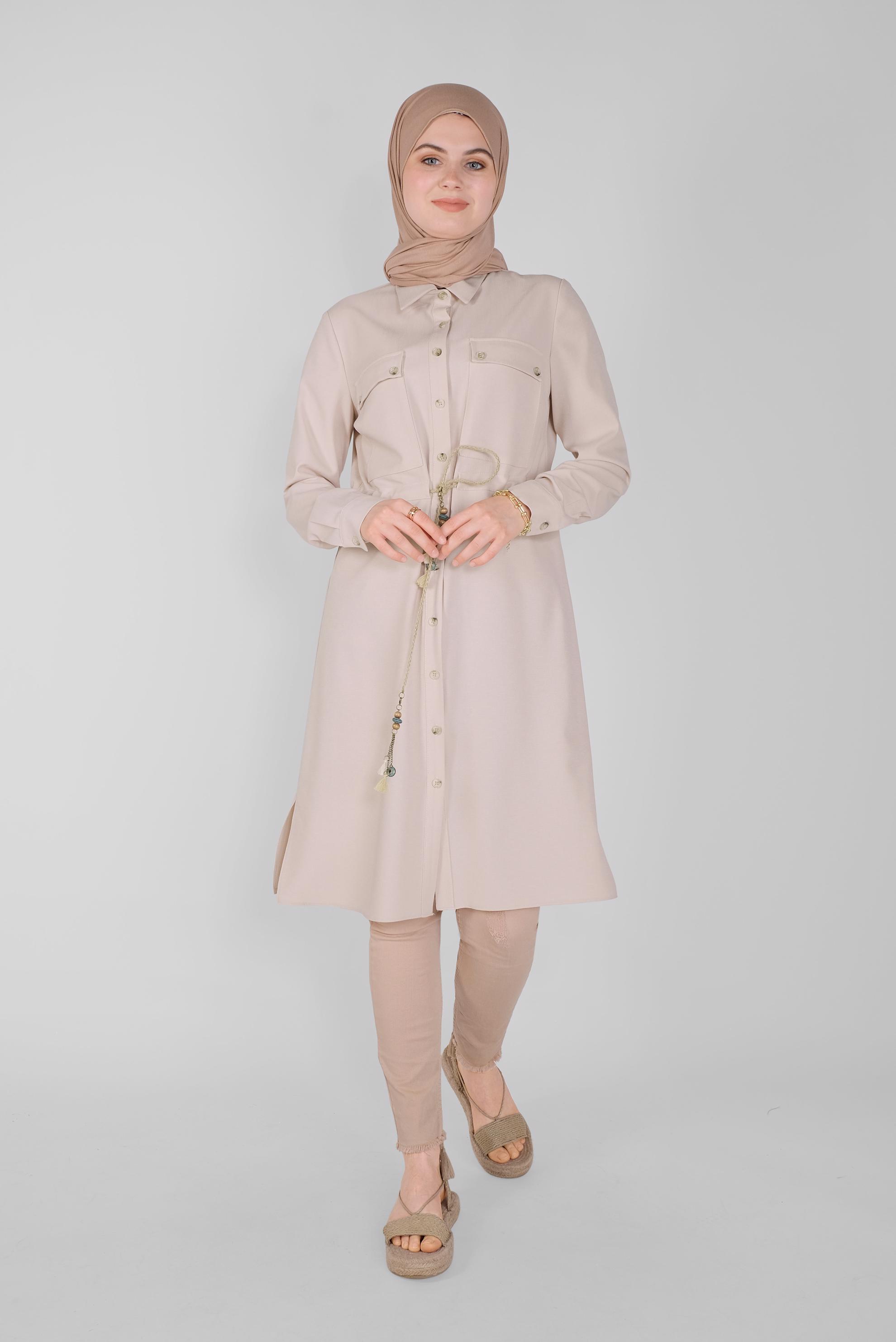 Tesettür giyim BEJ BOYDAN DÜĞMELİ HASIR BAĞCIKLI  TUNİK 41585 