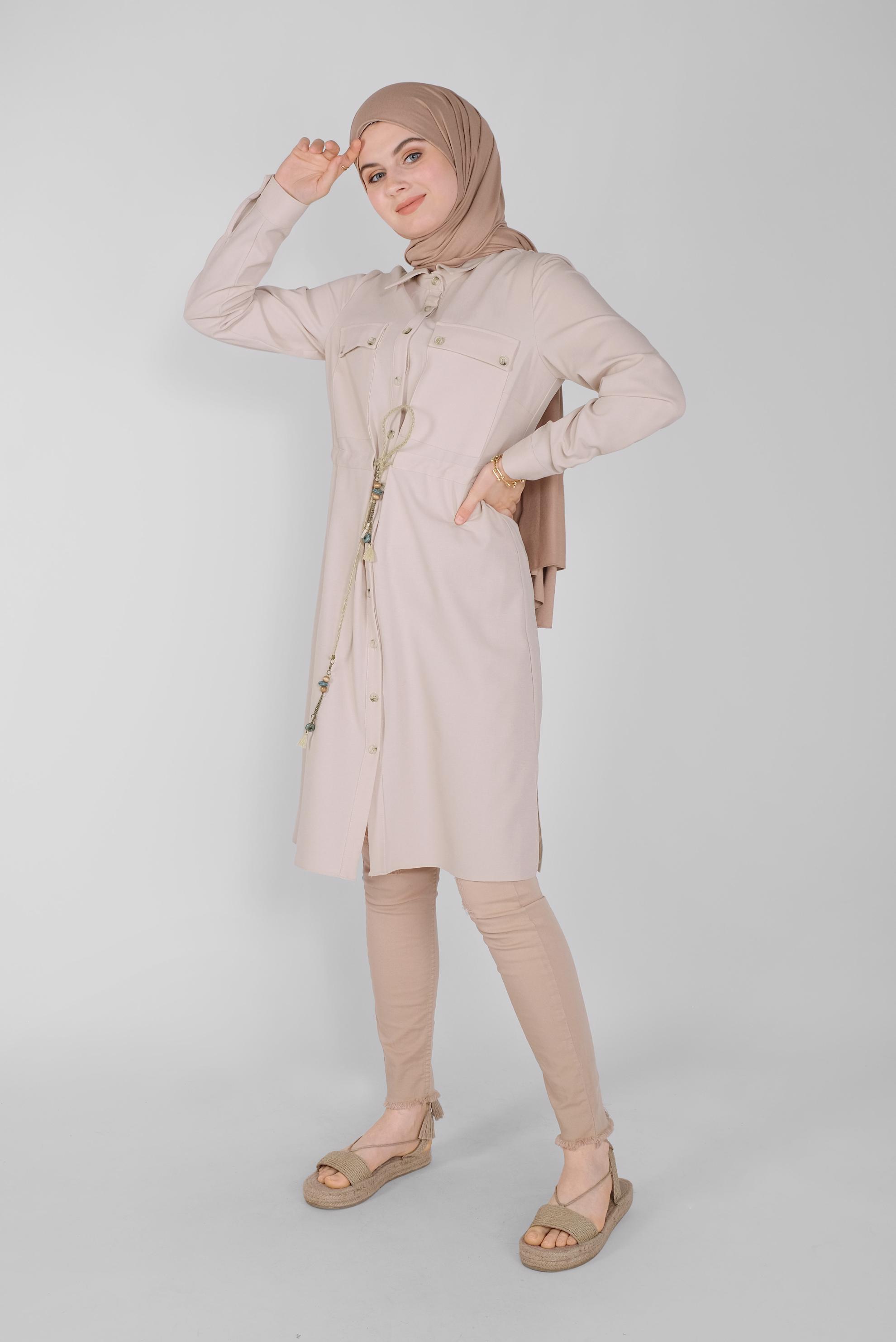 Tesettür giyim BEJ BOYDAN DÜĞMELİ HASIR BAĞCIKLI  TUNİK 41585 