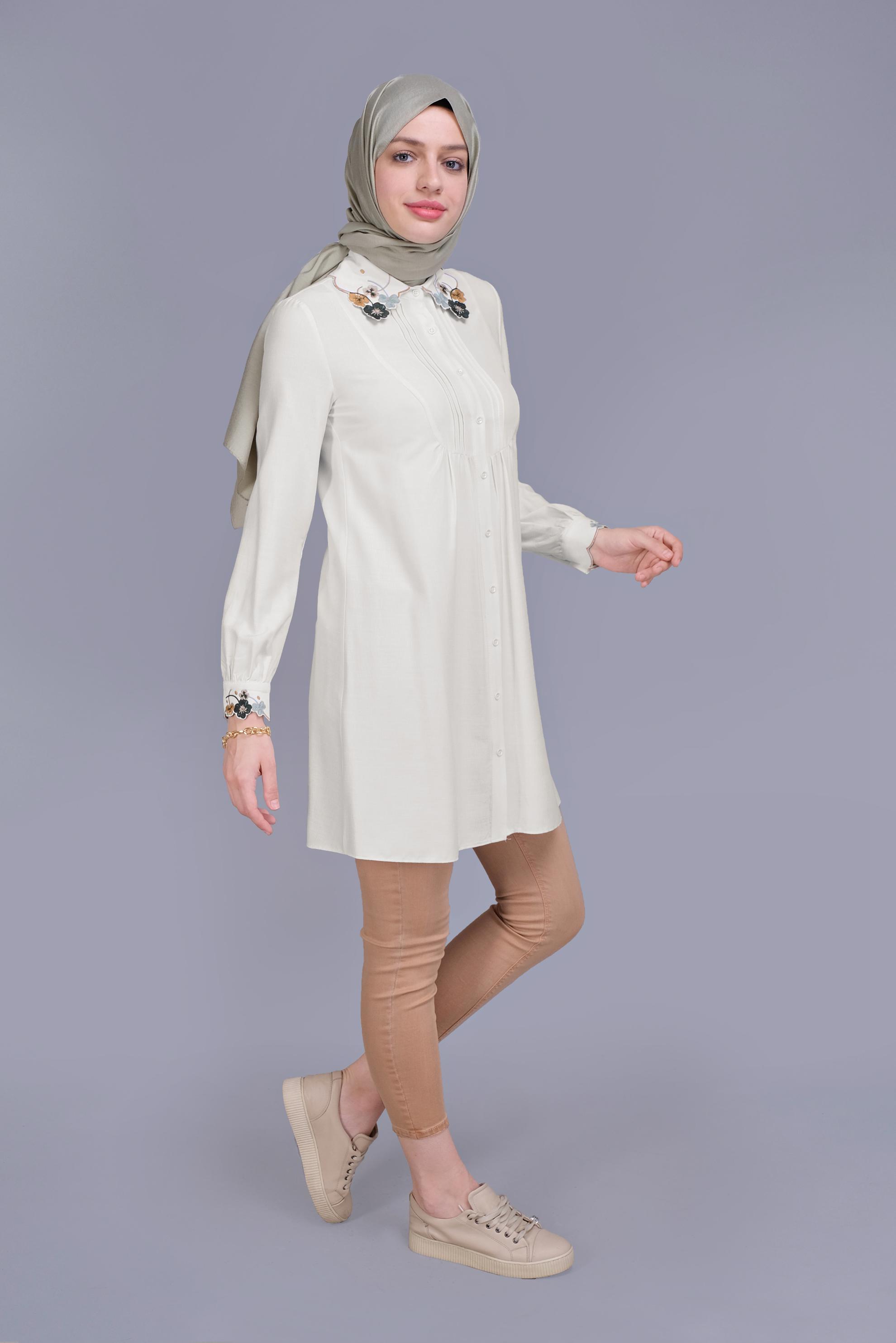 Tesettür giyim BEYAZ YAKASI VE KOLU NAKIŞ İŞLEMELİ TUNİK 41595 