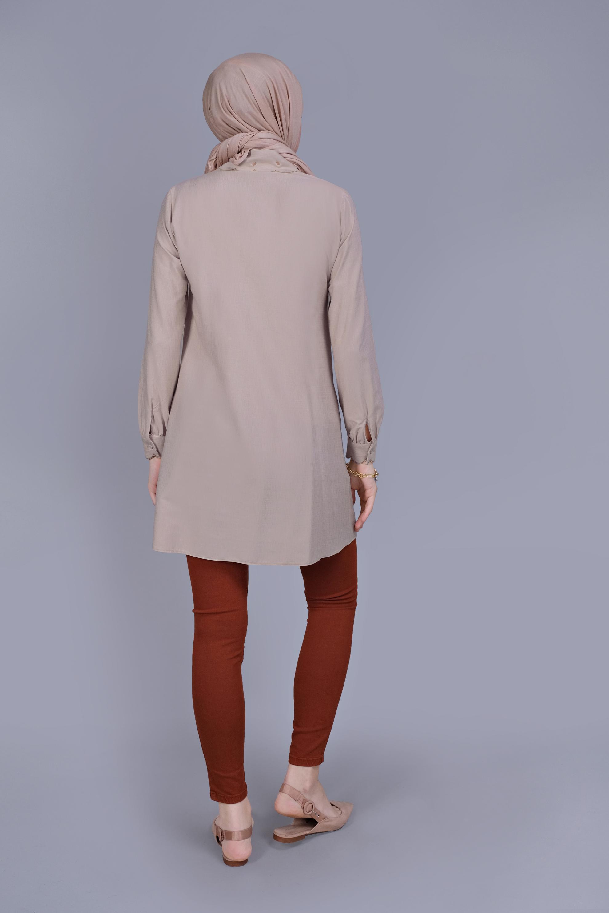 Tesettür giyim BEJ YAKASI VE KOLU NAKIŞ İŞLEMELİ TUNİK 41595 