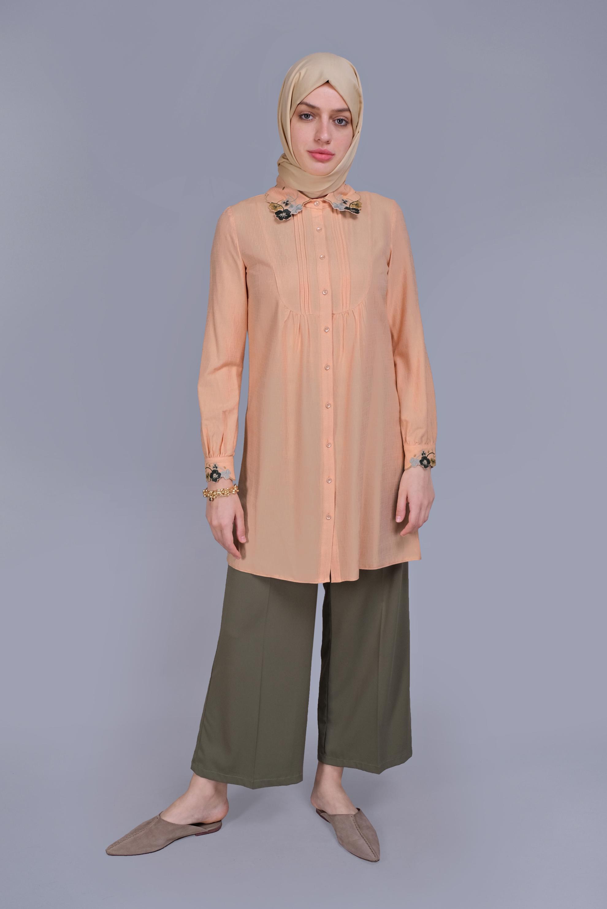 Tesettür giyim TURUNCU YAKASI VE KOLU NAKIŞ İŞLEMELİ TUNİK 41595 