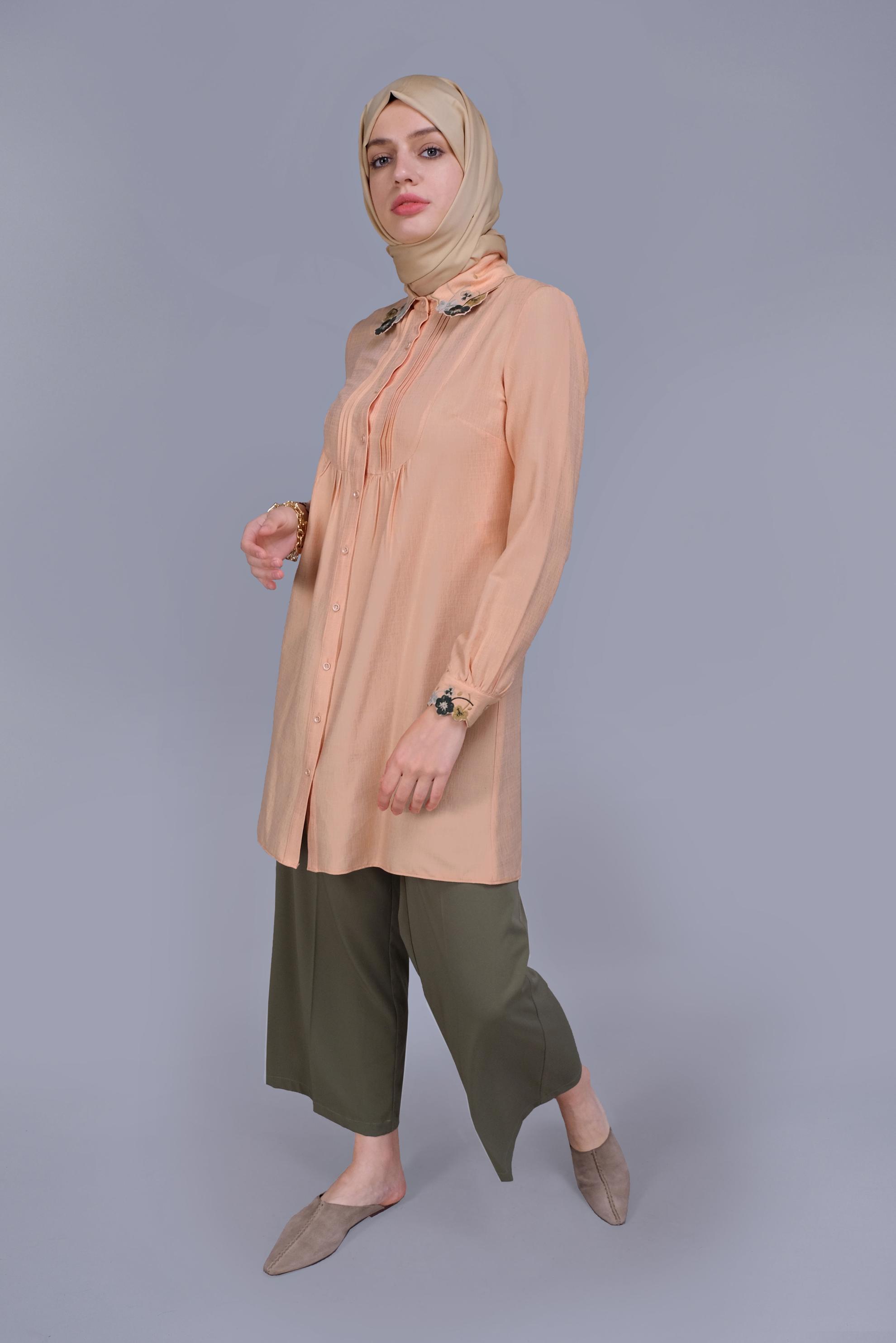 Tesettür giyim TURUNCU YAKASI VE KOLU NAKIŞ İŞLEMELİ TUNİK 41595 