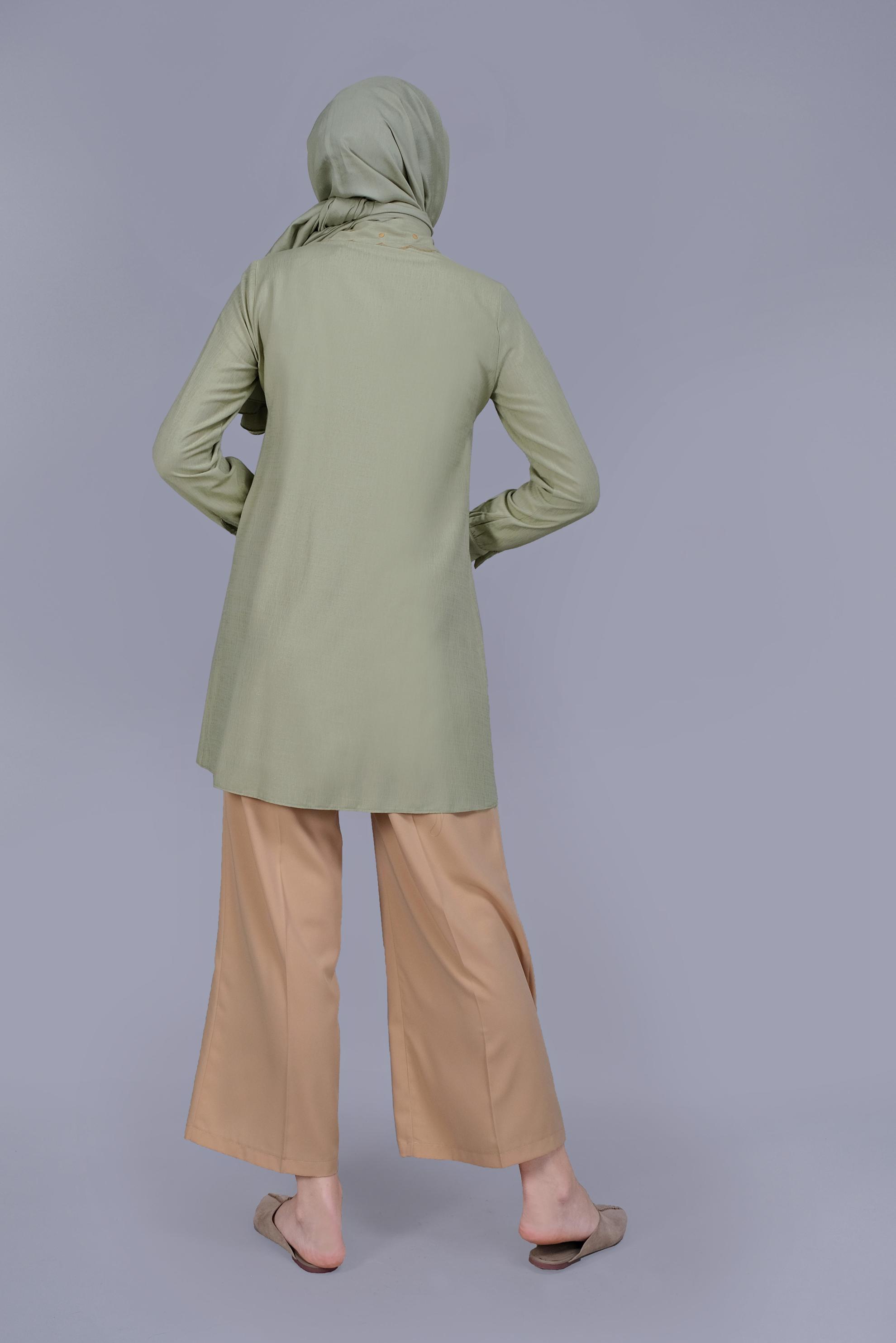 Tesettür giyim YEŞİL YAKASI VE KOLU NAKIŞ İŞLEMELİ TUNİK 41595 