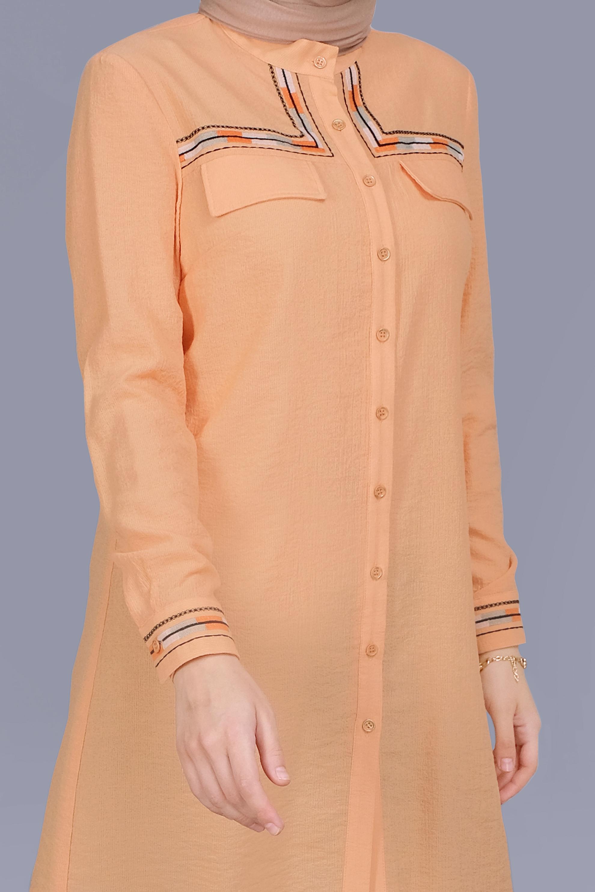 Tesettür giyim TURUNCU NAKIŞLI CEPLİ BOYDAN DÜĞMELİ TUNİK 41598 