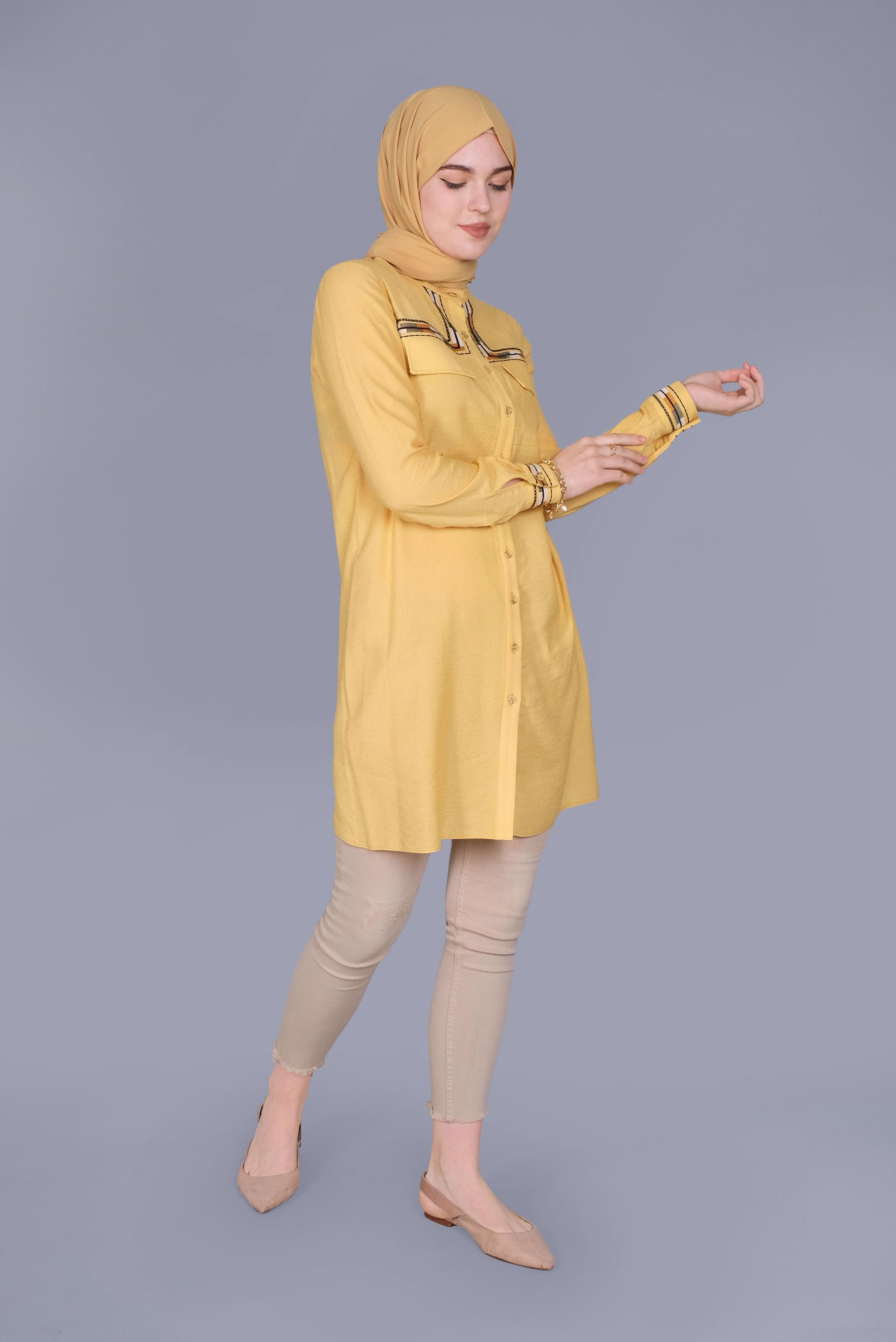 Tesettür giyim SARI NAKIŞLI CEPLİ BOYDAN DÜĞMELİ TUNİK 41598 