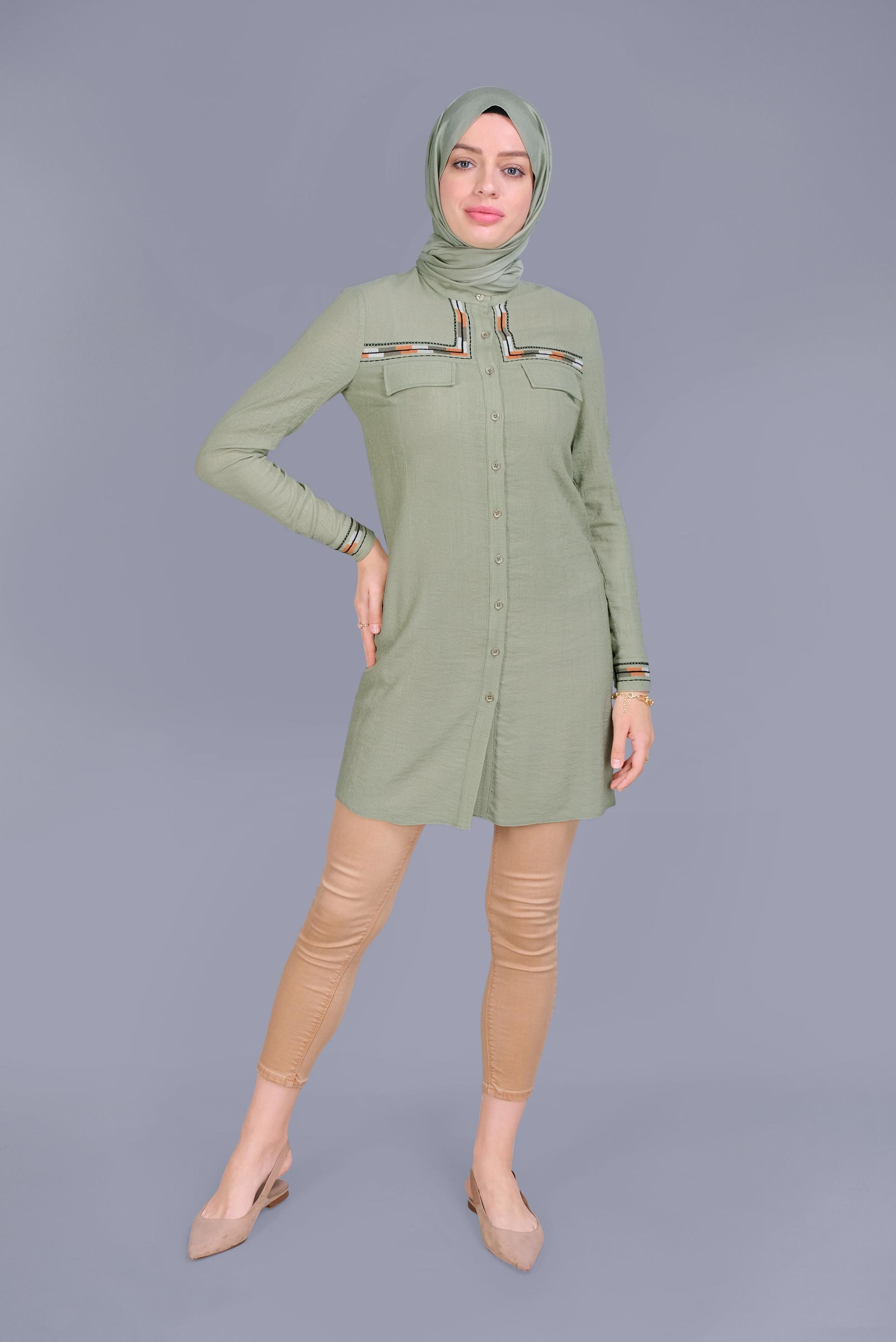 Tesettür giyim YEŞİL NAKIŞLI CEPLİ BOYDAN DÜĞMELİ TUNİK 41598 