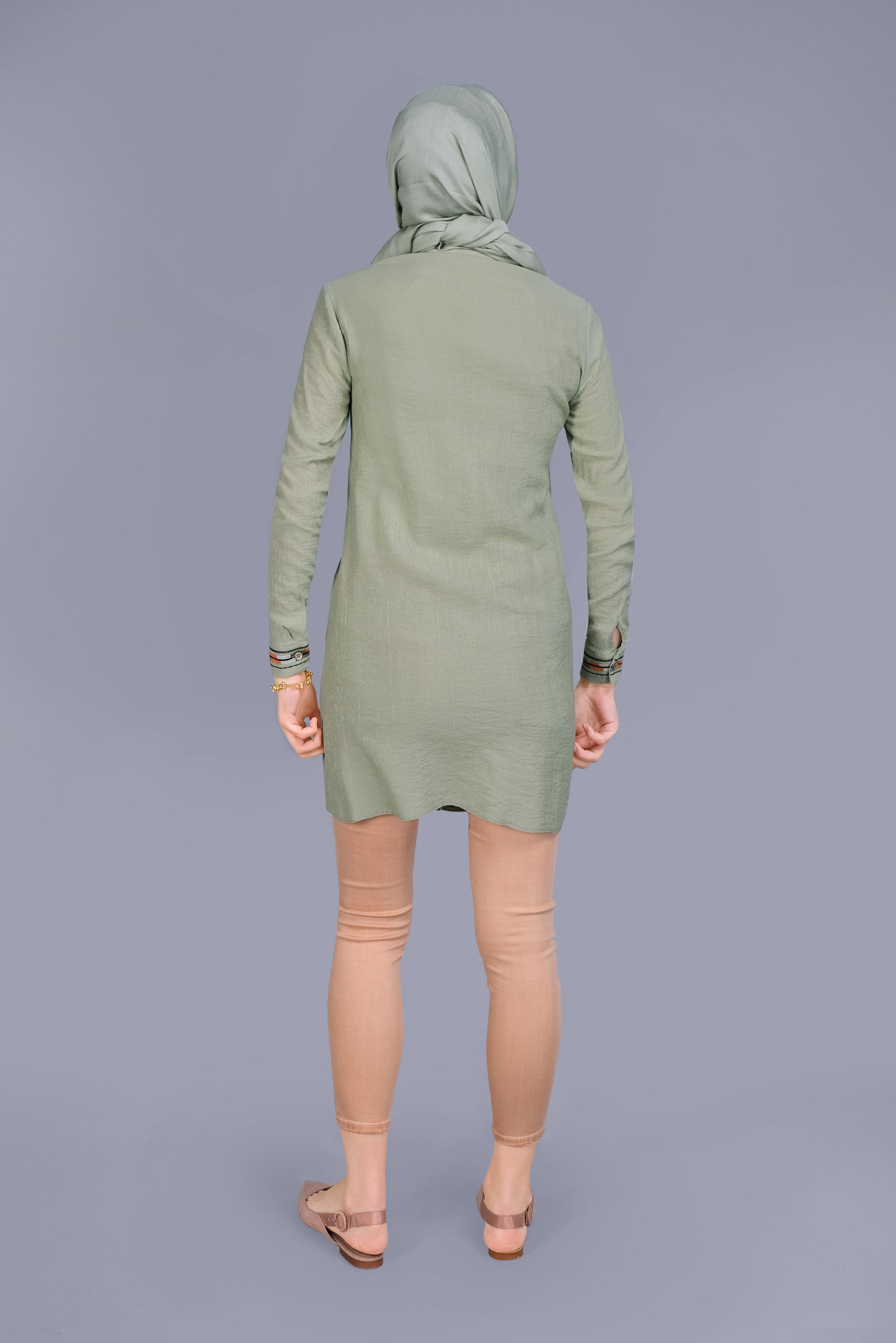 Tesettür giyim YEŞİL NAKIŞLI CEPLİ BOYDAN DÜĞMELİ TUNİK 41598 