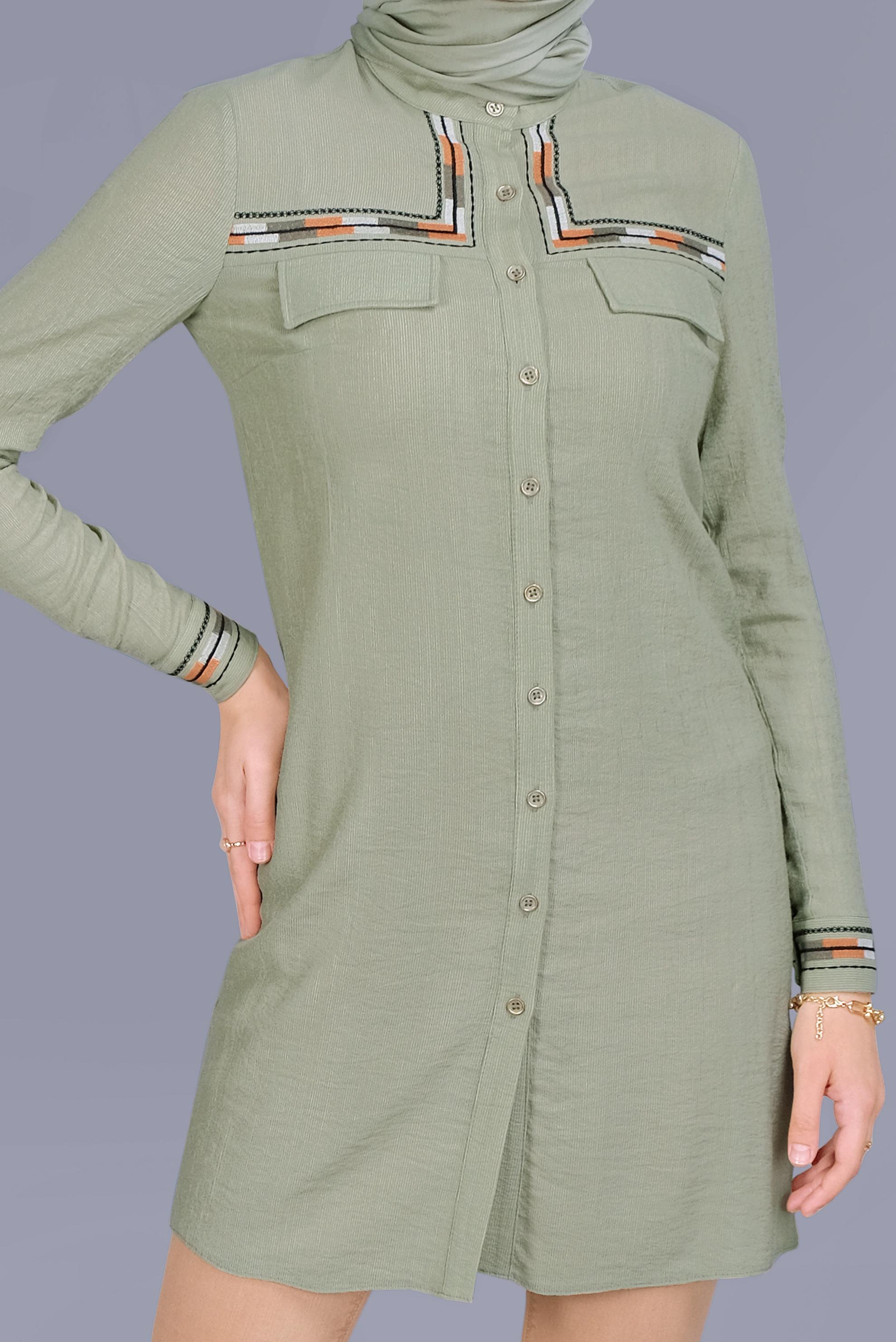 Tesettür giyim YEŞİL NAKIŞLI CEPLİ BOYDAN DÜĞMELİ TUNİK 41598 