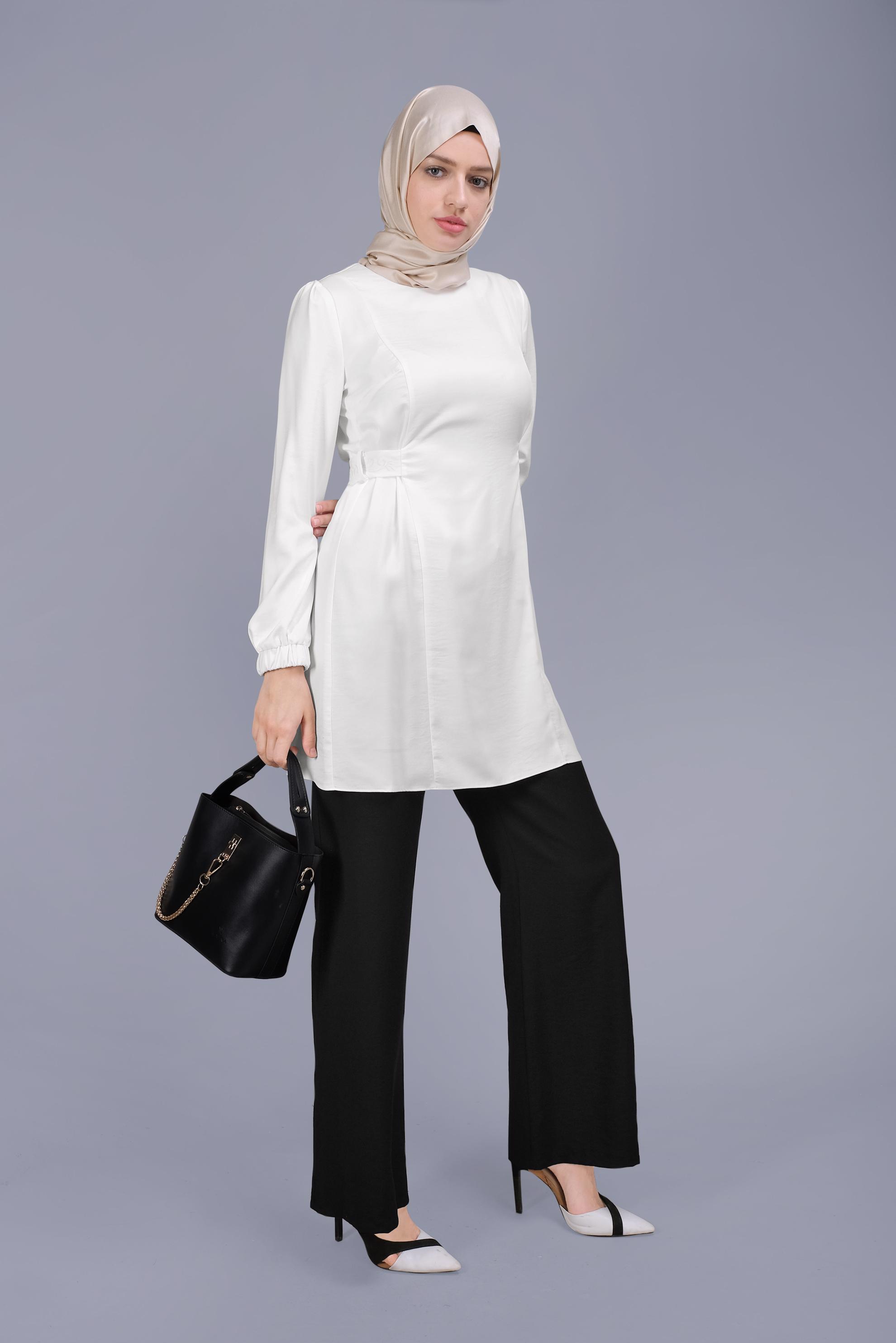 Tesettür giyim BEYAZ SIRTI NAKIŞLI  KUŞAKLI TUNİK 41601 