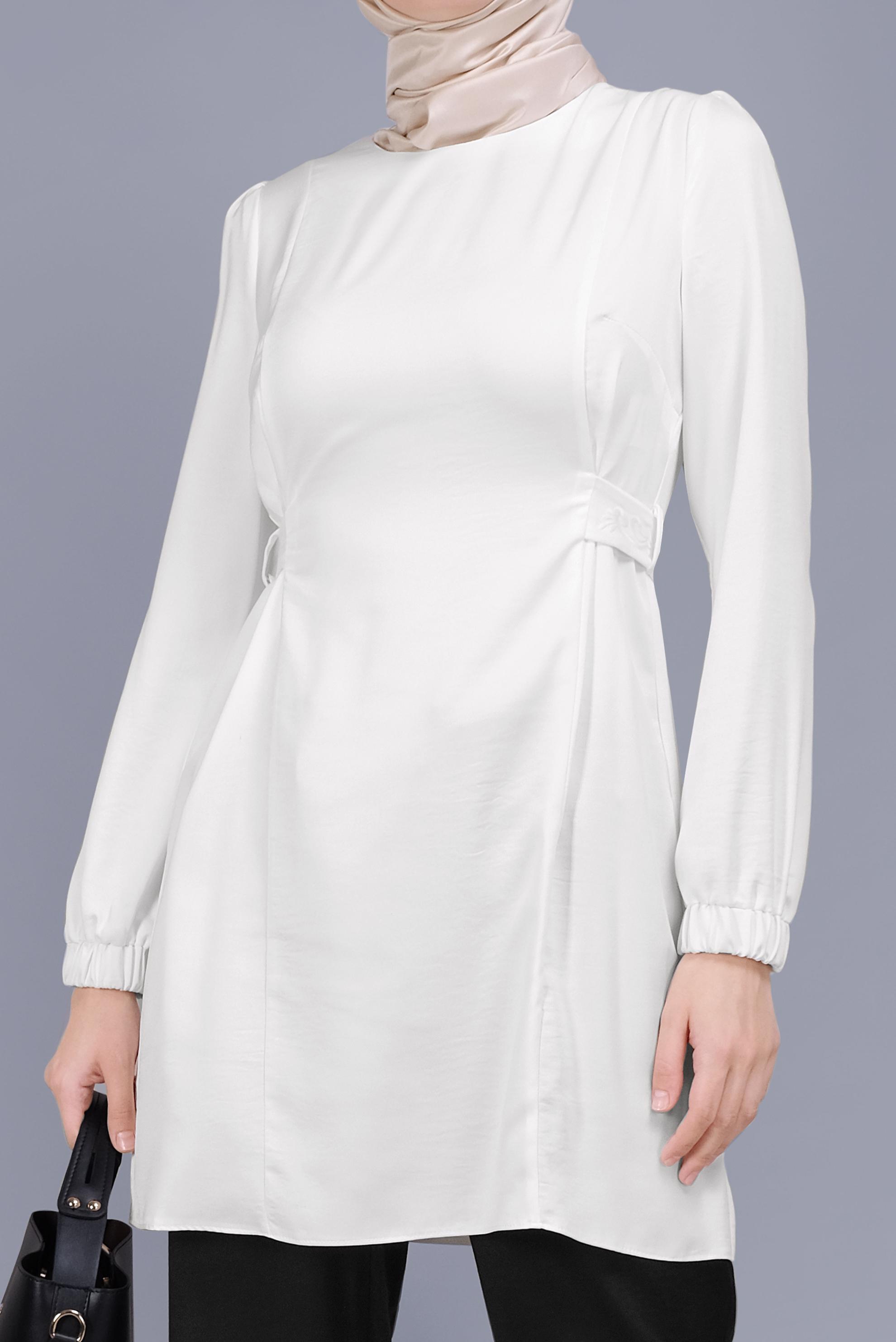 Tesettür giyim BEYAZ SIRTI NAKIŞLI  KUŞAKLI TUNİK 41601 