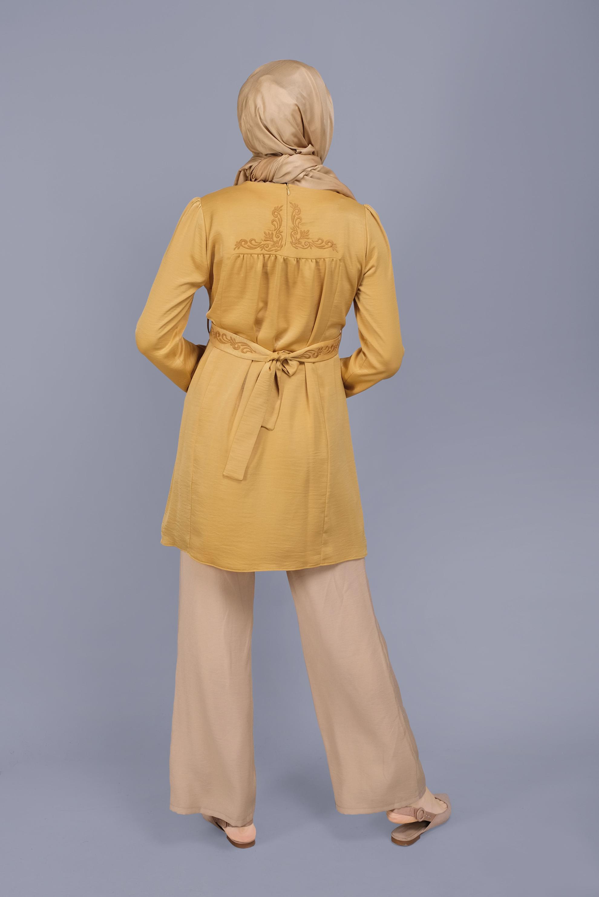 Tesettür giyim SARI SIRTI NAKIŞLI  KUŞAKLI TUNİK 41601 