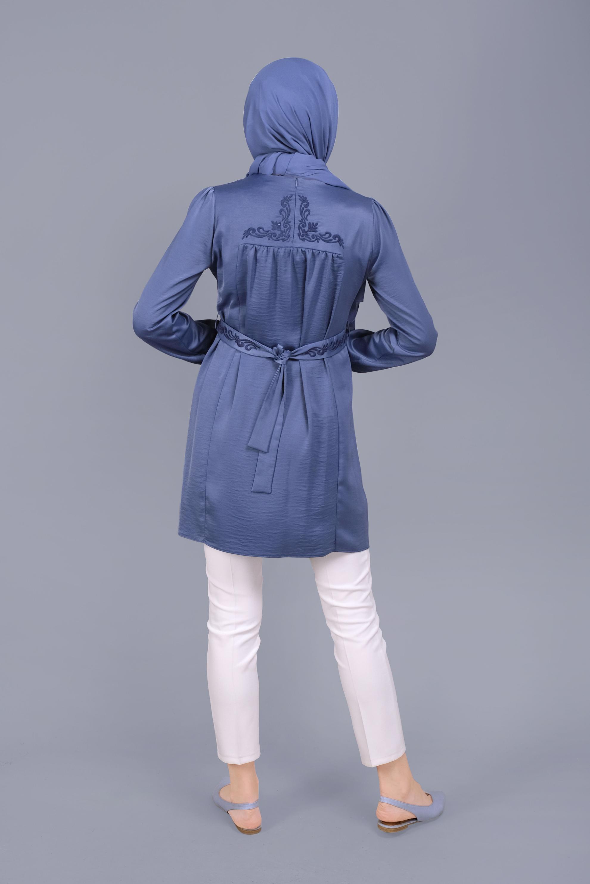 Tesettür giyim LACİVERT SIRTI NAKIŞLI  KUŞAKLI TUNİK 41601 