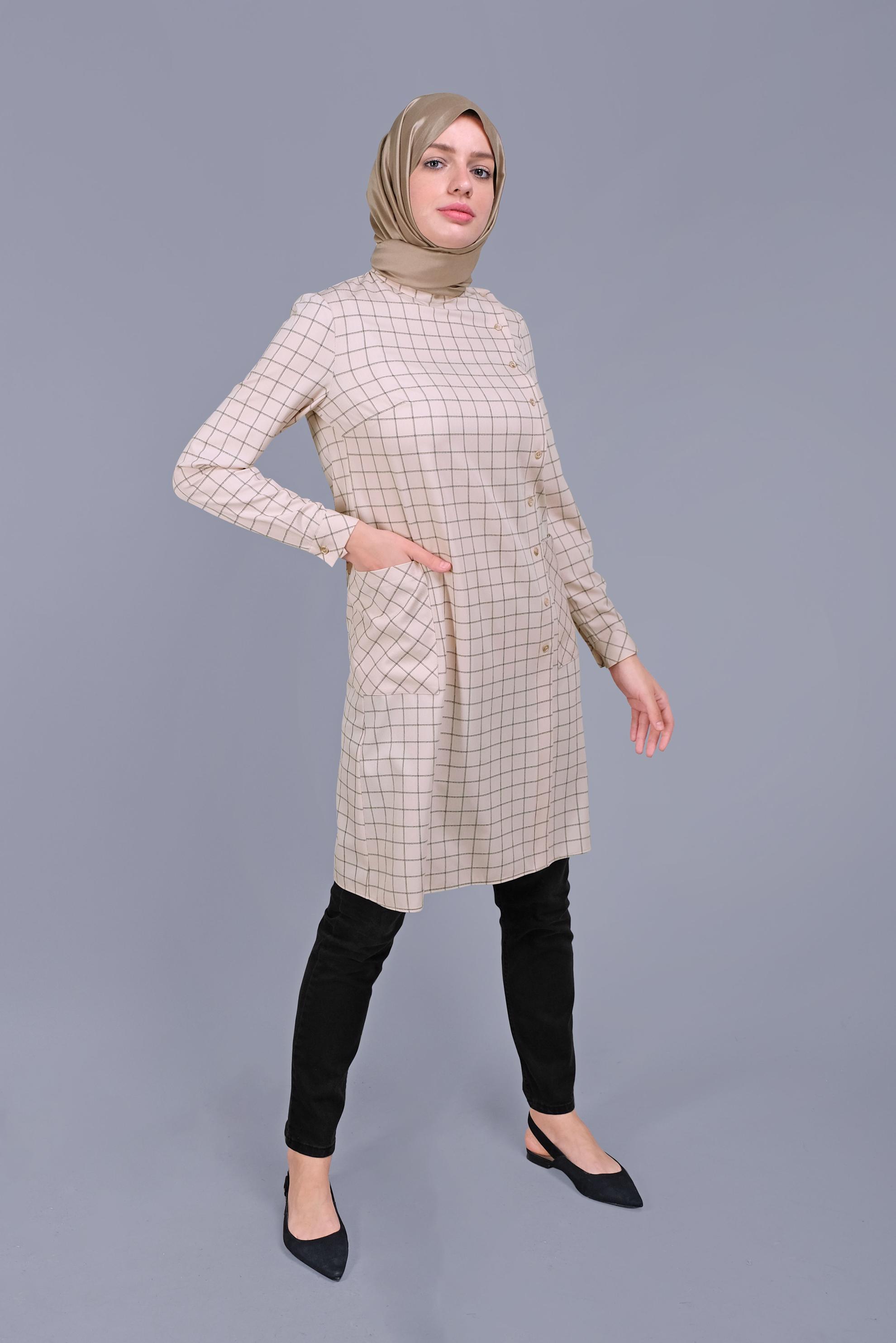 Tesettür giyim BEJ KARELİ DÜĞMELİ TUNİK 41606 