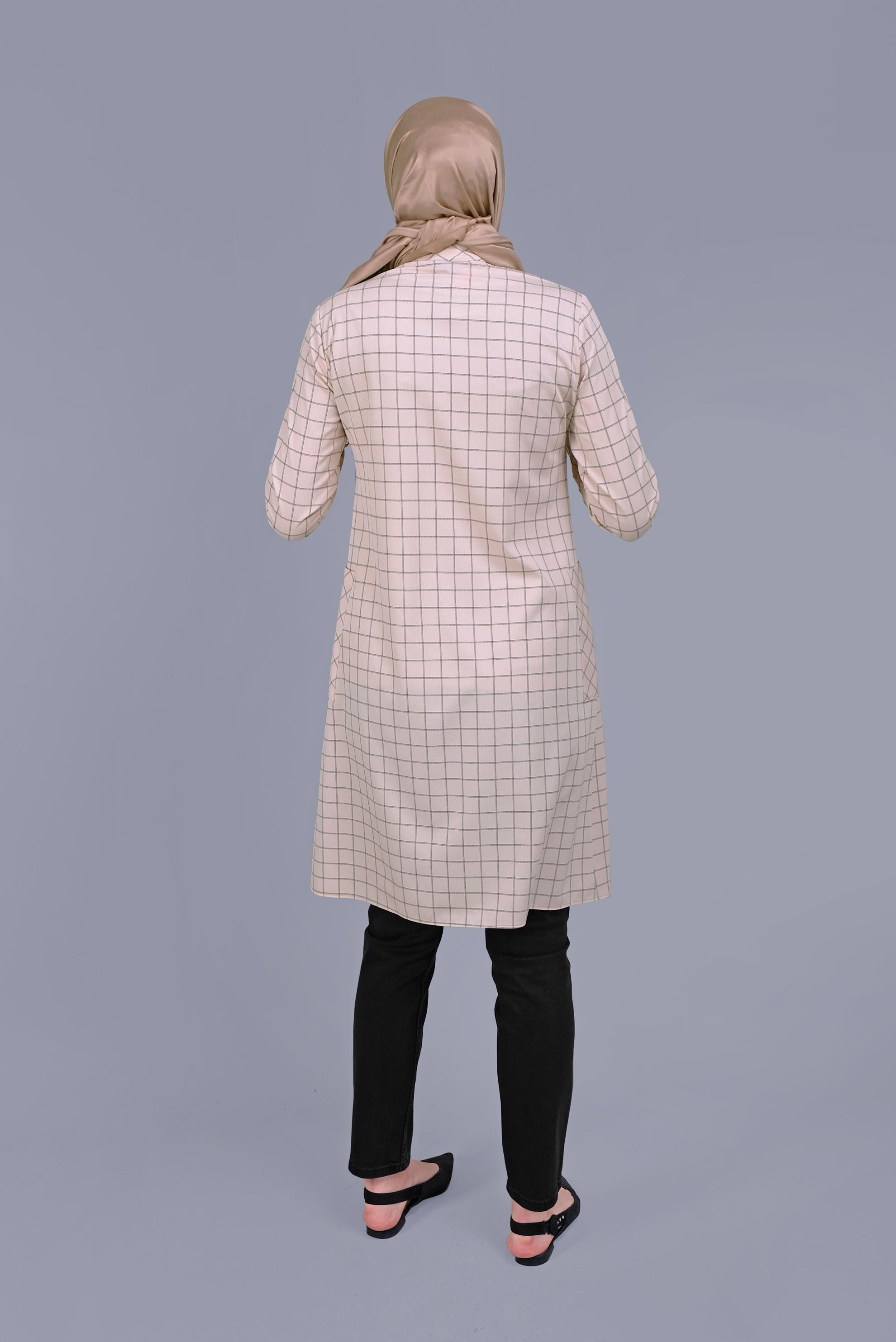 Tesettür giyim BEJ KARELİ DÜĞMELİ TUNİK 41606 