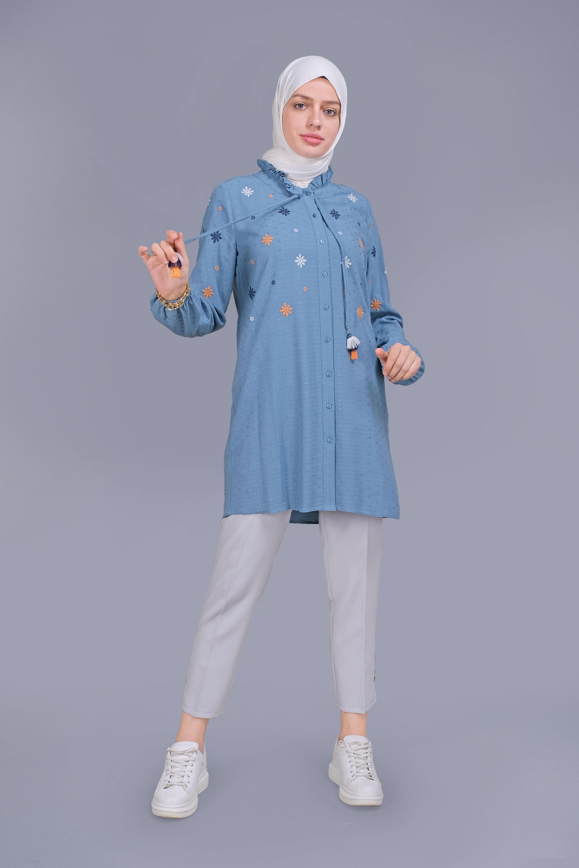 Tesettür giyim MAVİ BOYDAN DÜĞMELİ NAKIŞLI PÜSKÜLLÜ TUNİK 41614 